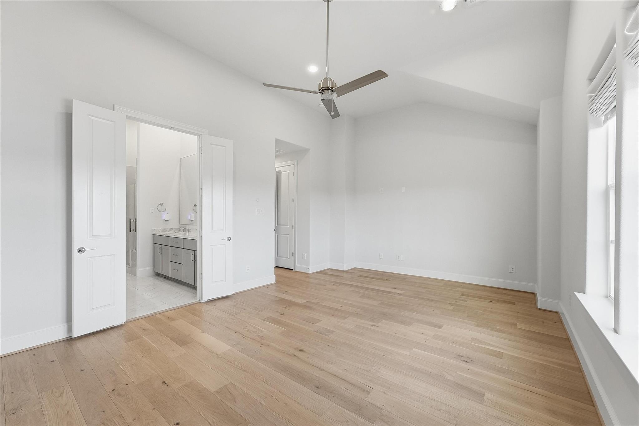 3305 W 11th Street