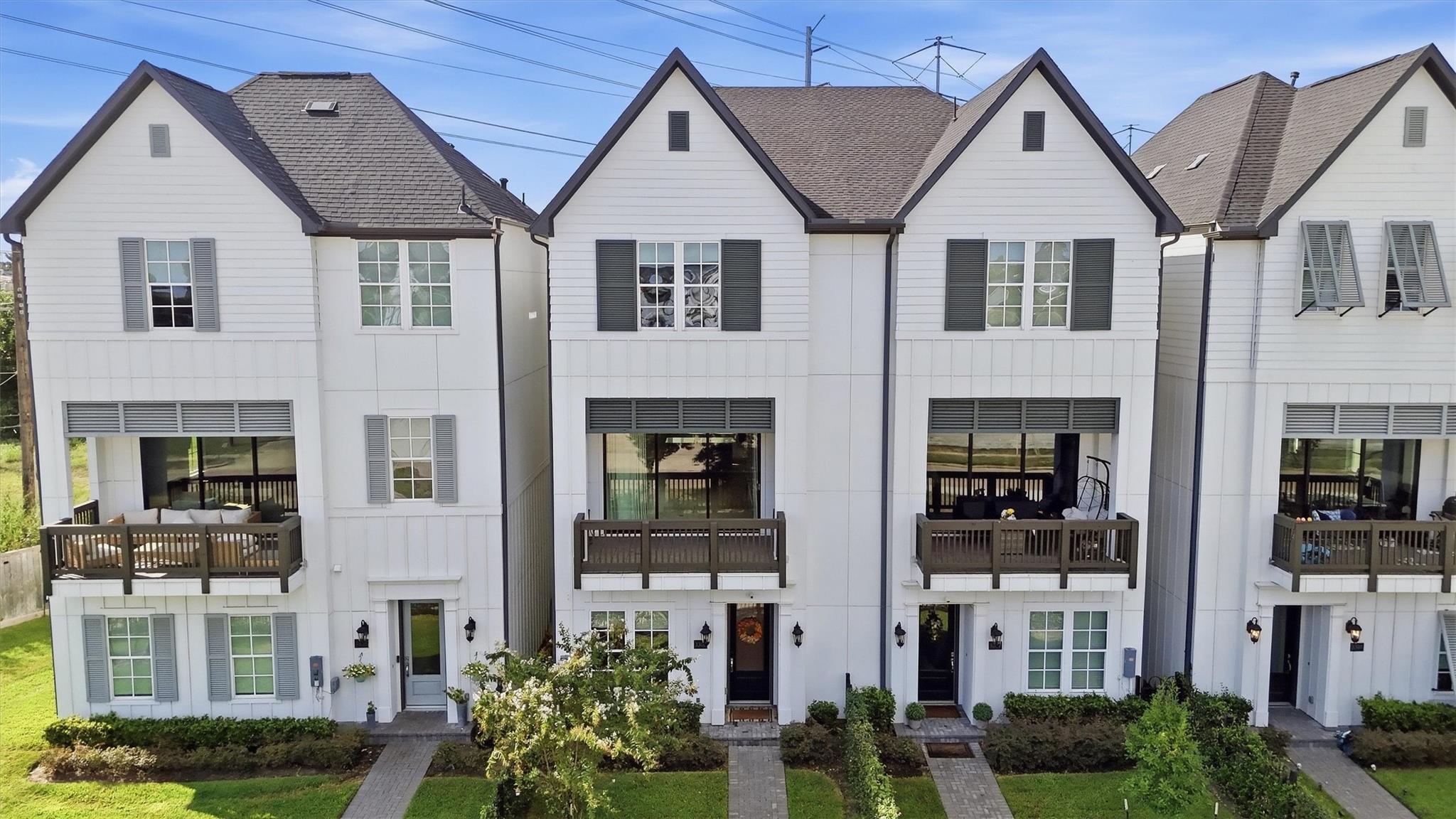 3305 W 11th Street