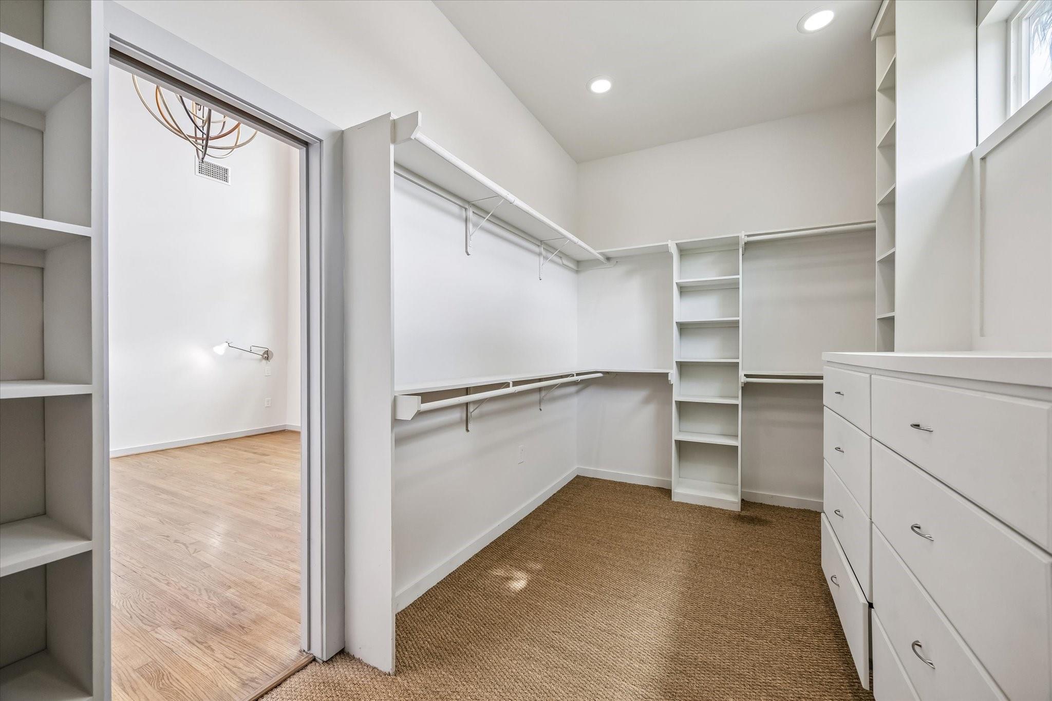 1562 Cheshire Lane