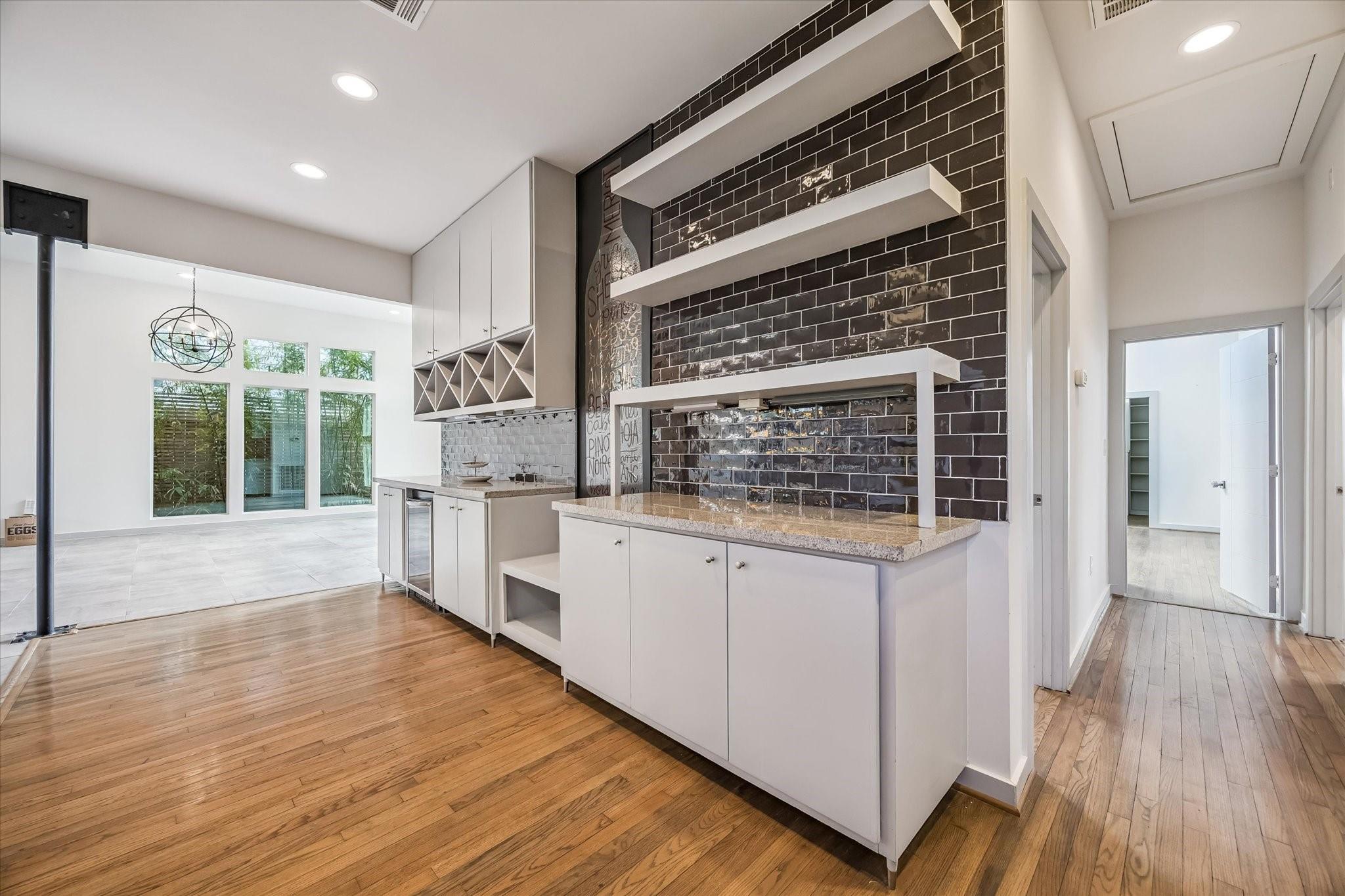 1562 Cheshire Lane