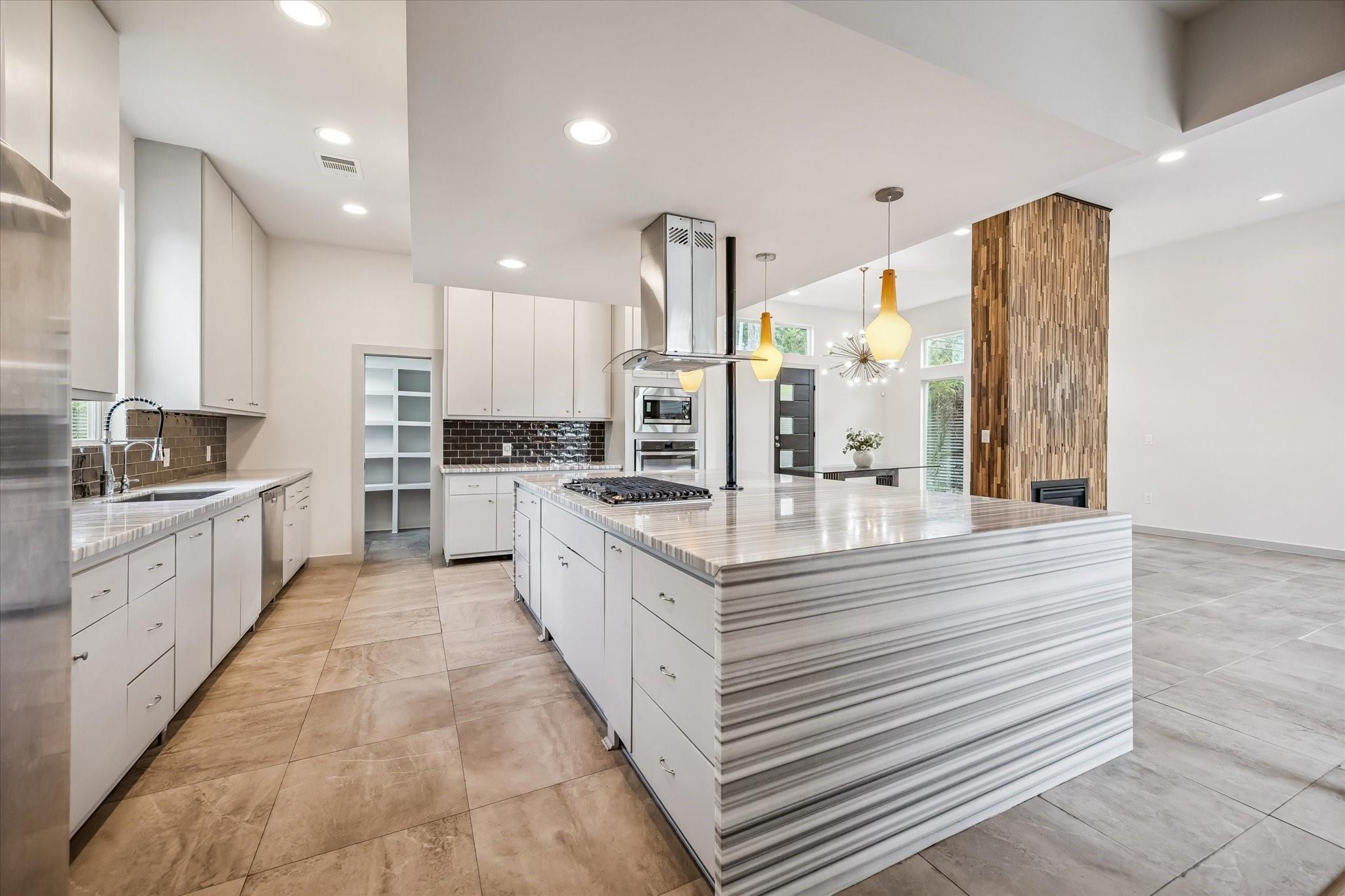 1562 Cheshire Lane