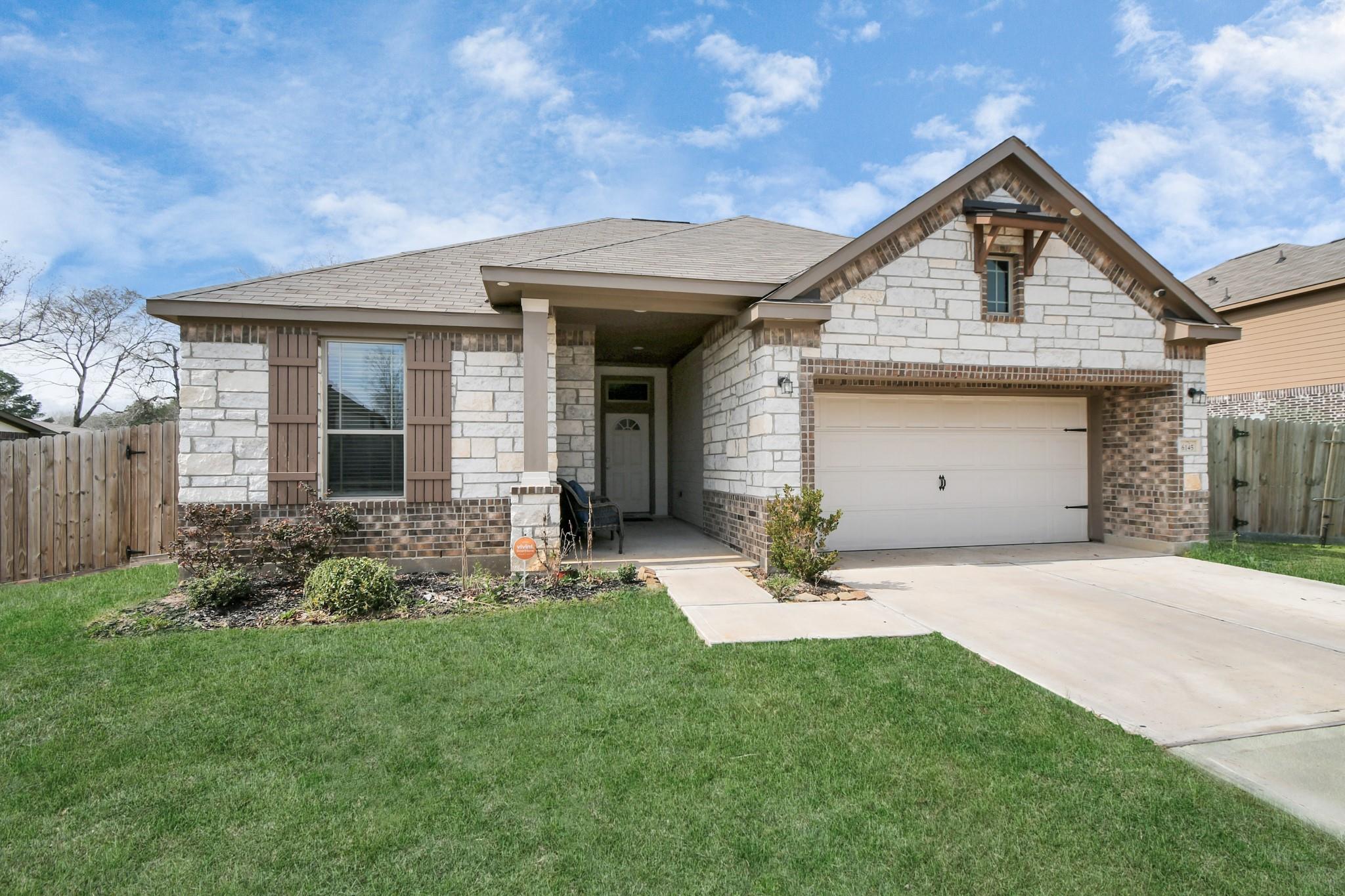 6145 White Oak Leaf Loop