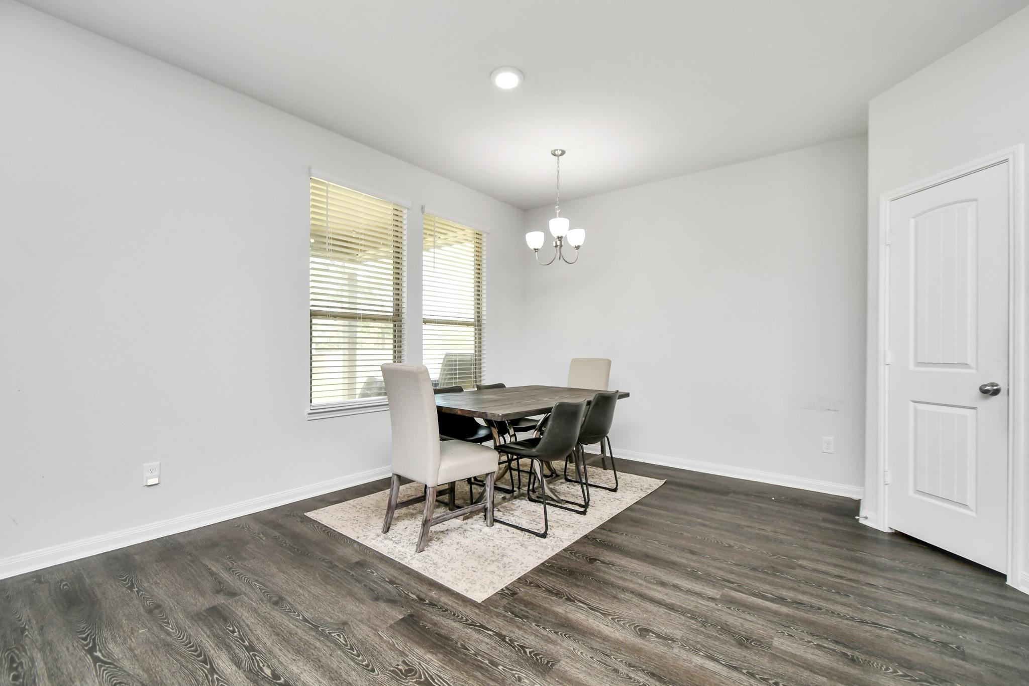 6145 White Oak Leaf Loop