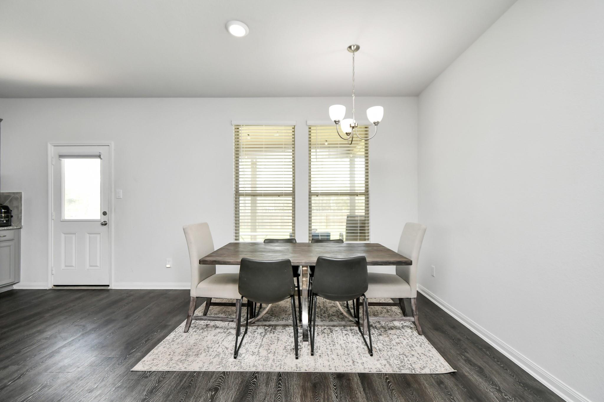 6145 White Oak Leaf Loop