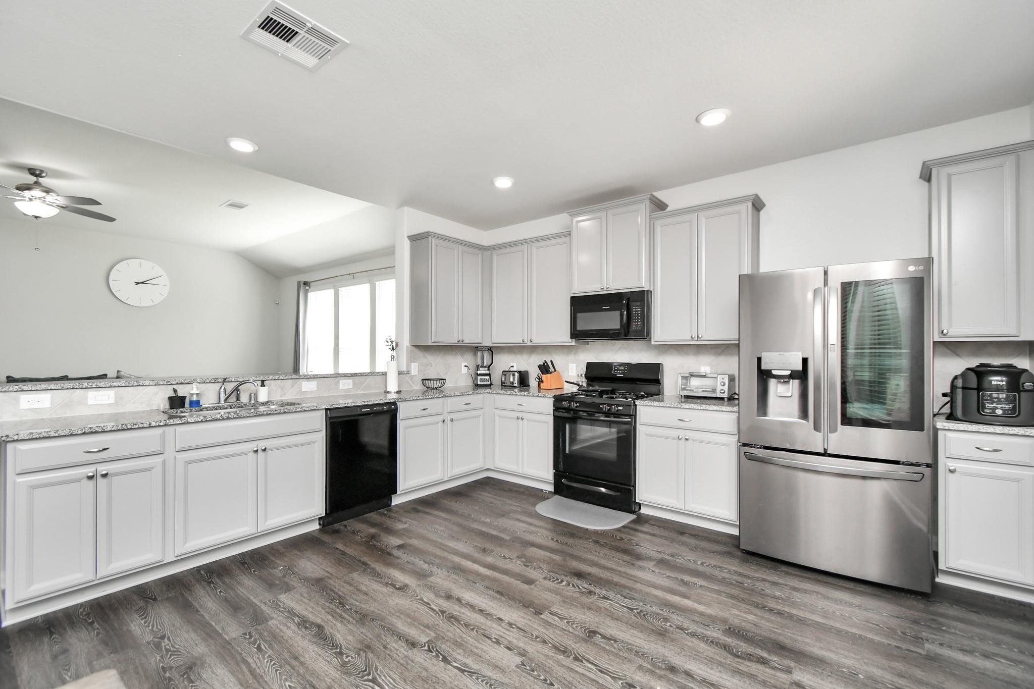 6145 White Oak Leaf Loop