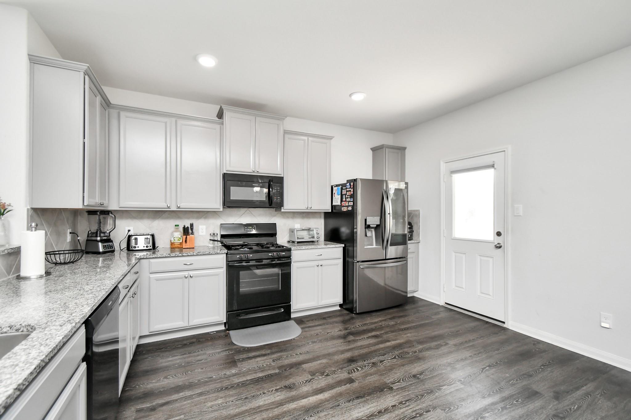 6145 White Oak Leaf Loop