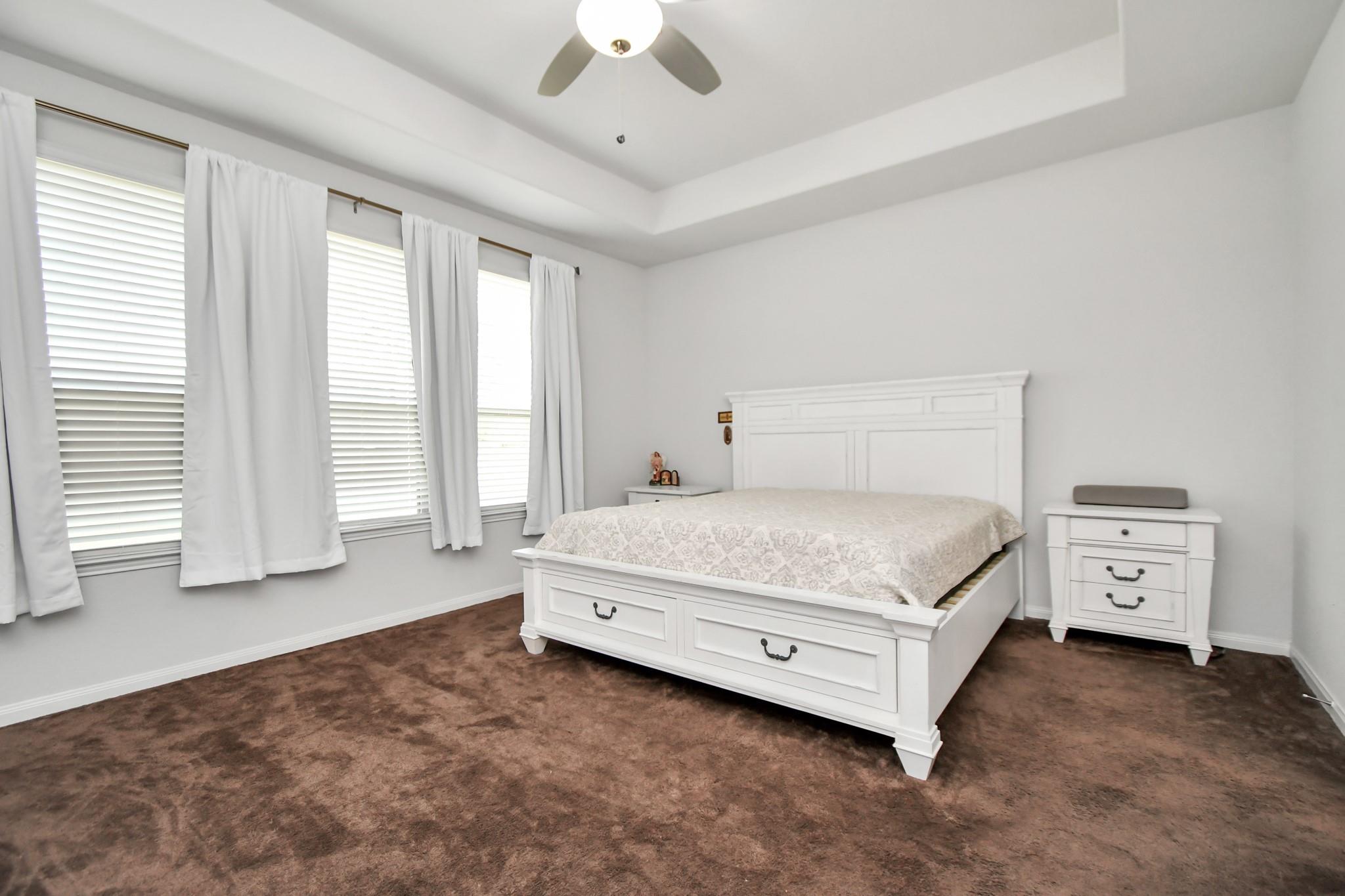 6145 White Oak Leaf Loop