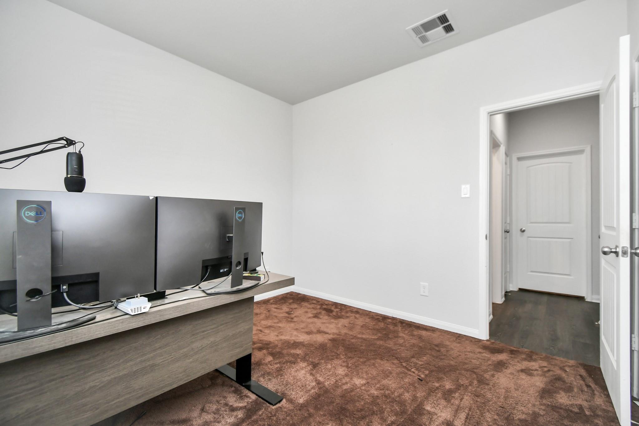 6145 White Oak Leaf Loop