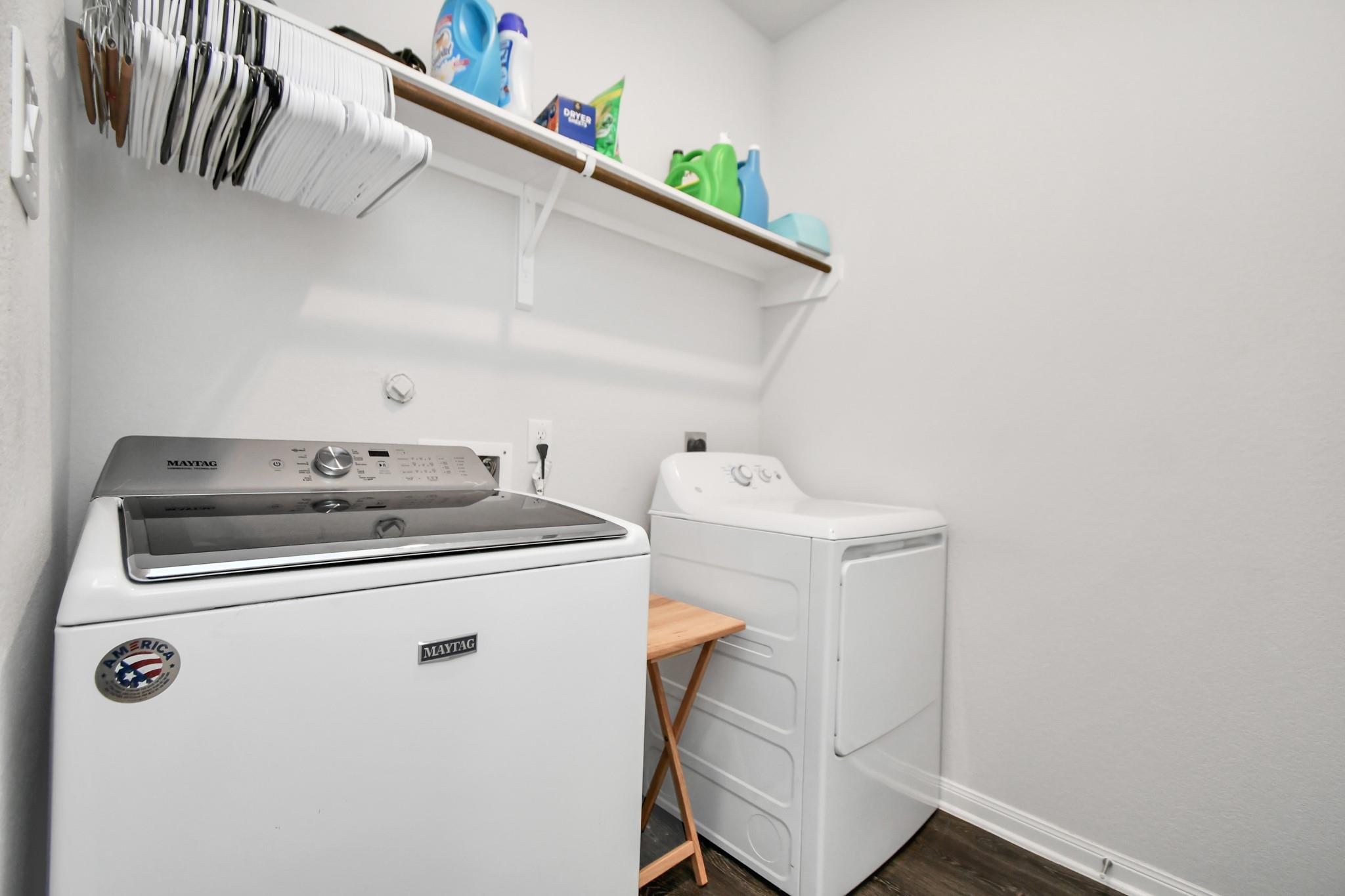 6145 White Oak Leaf Loop