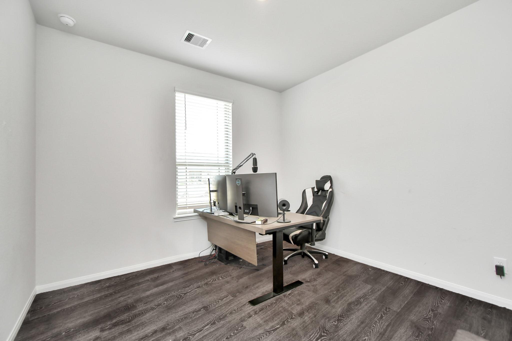 6145 White Oak Leaf Loop