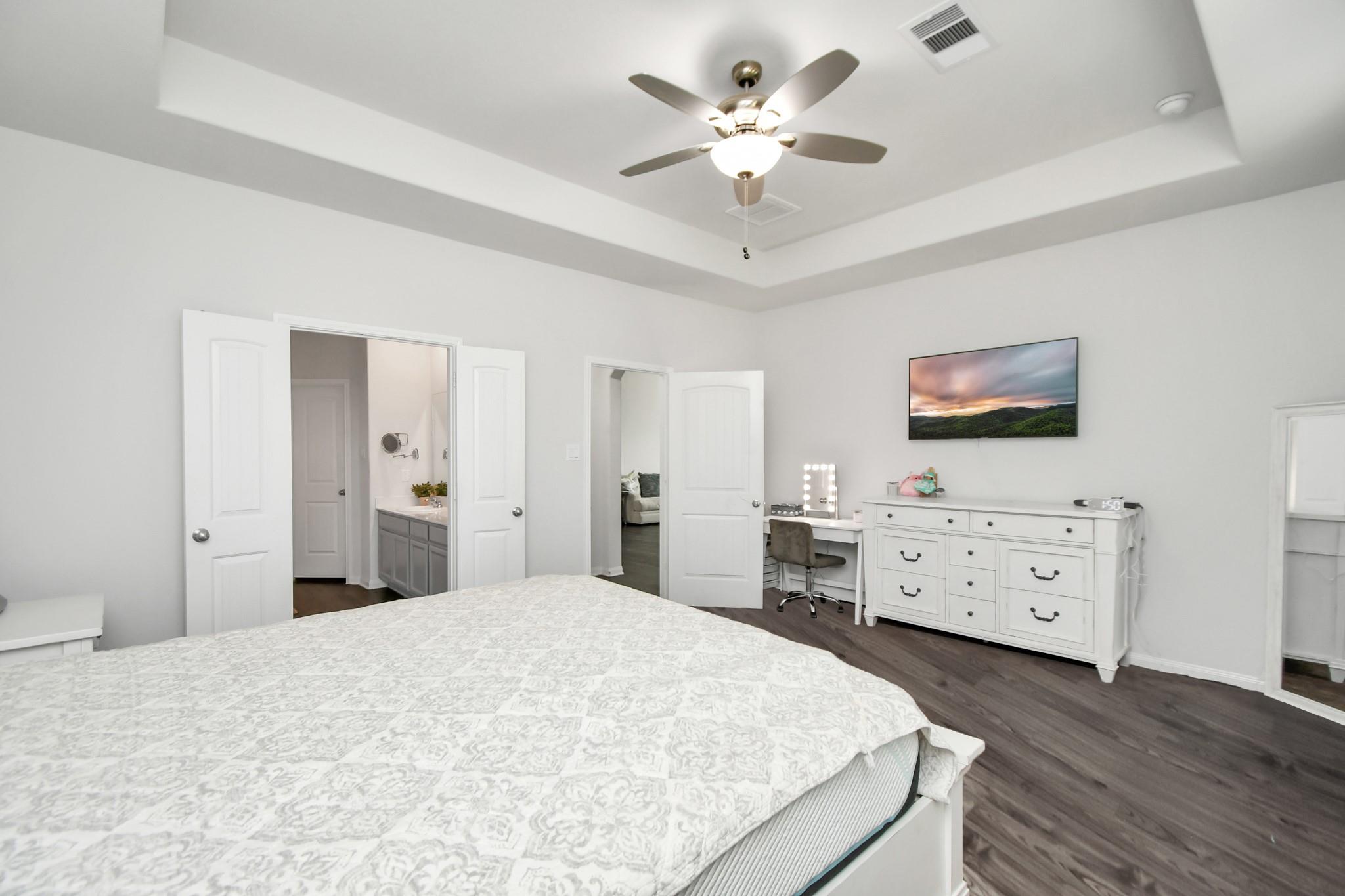 6145 White Oak Leaf Loop