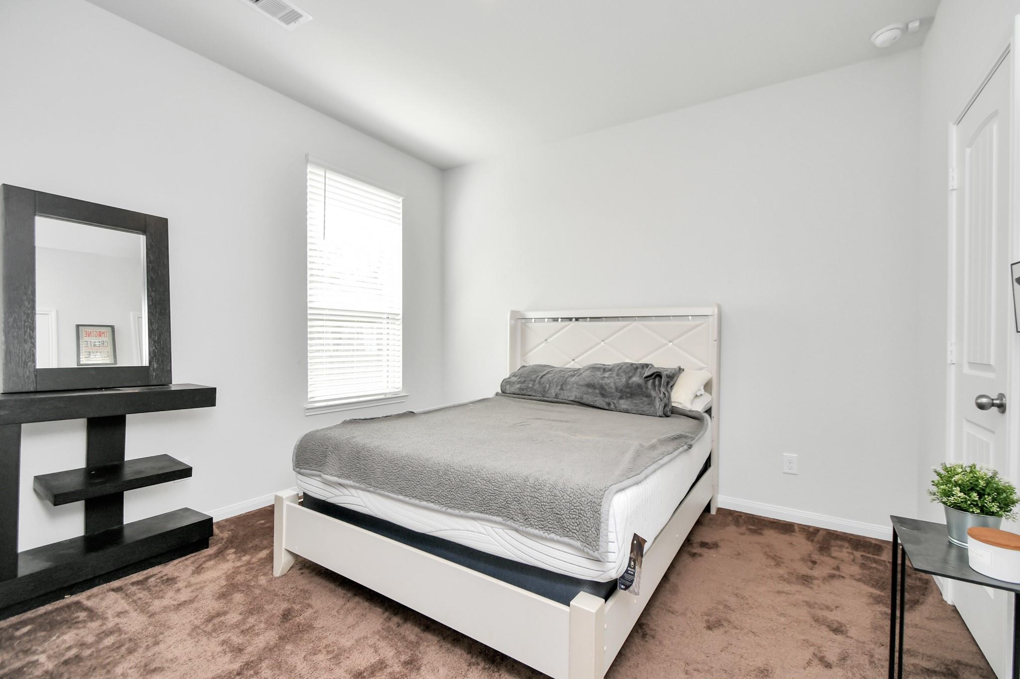 6145 White Oak Leaf Loop