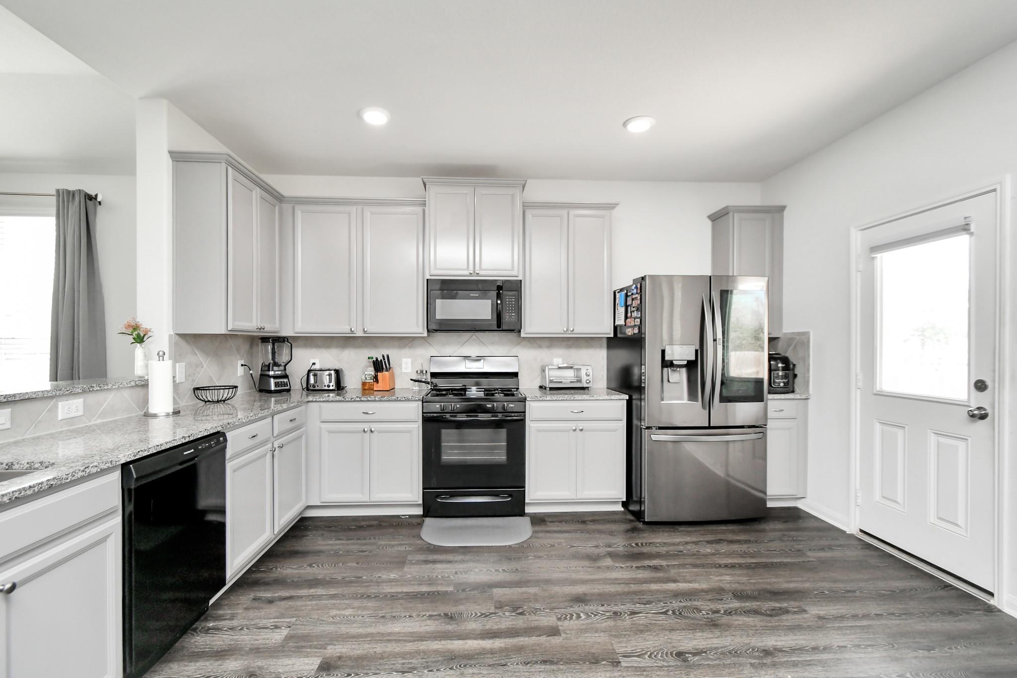 6145 White Oak Leaf Loop