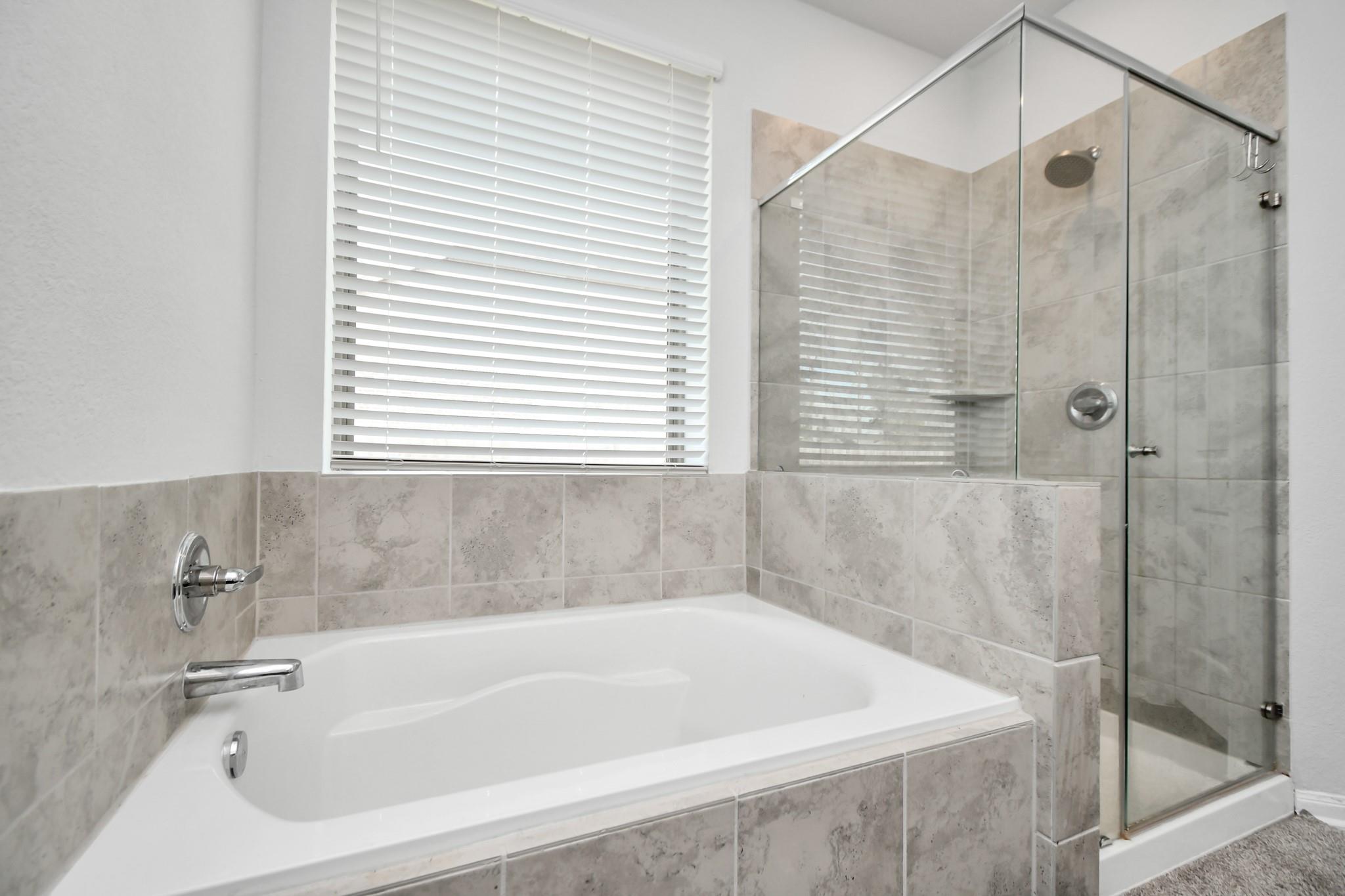 6145 White Oak Leaf Loop