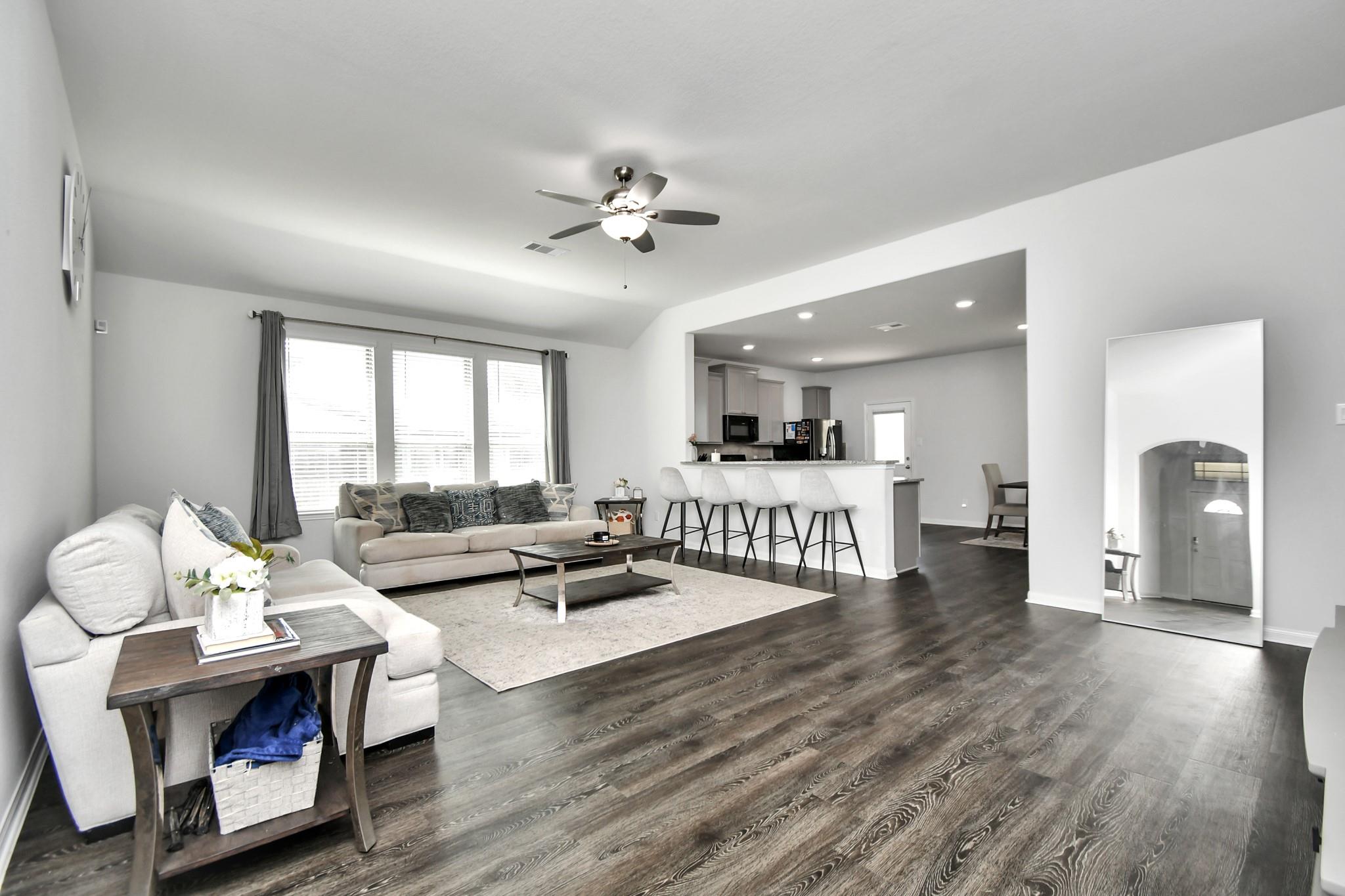 6145 White Oak Leaf Loop