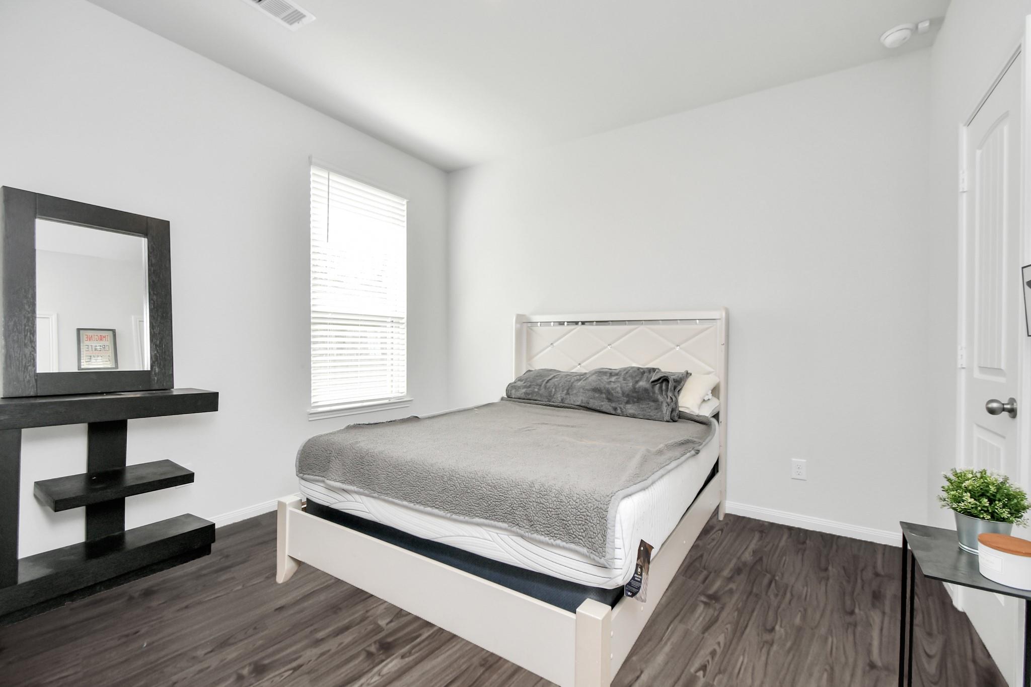 6145 White Oak Leaf Loop