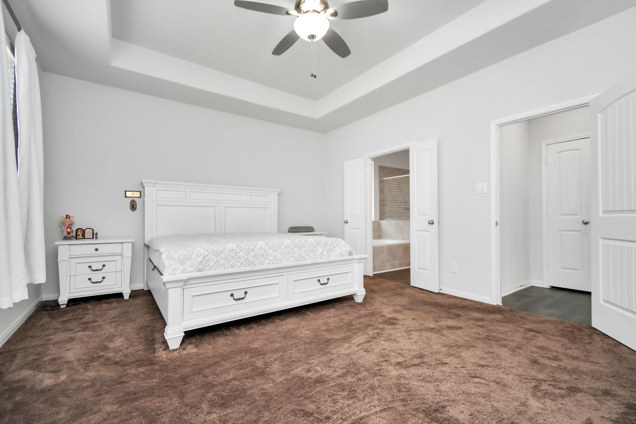 6145 White Oak Leaf Loop