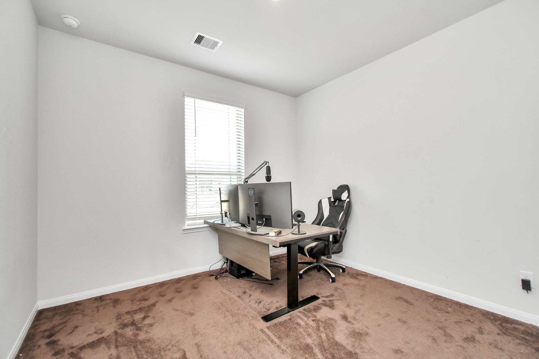 6145 White Oak Leaf Loop