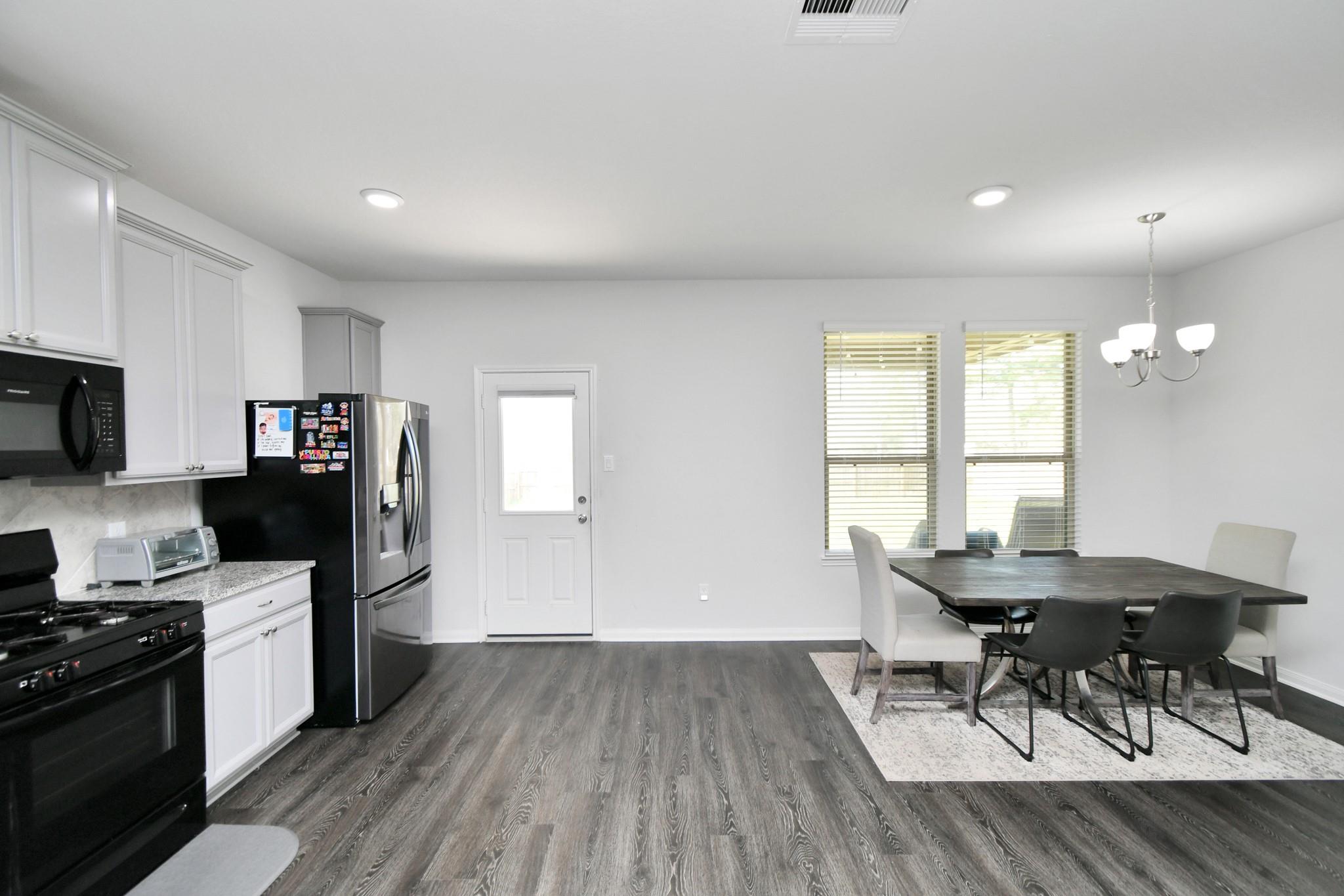 6145 White Oak Leaf Loop