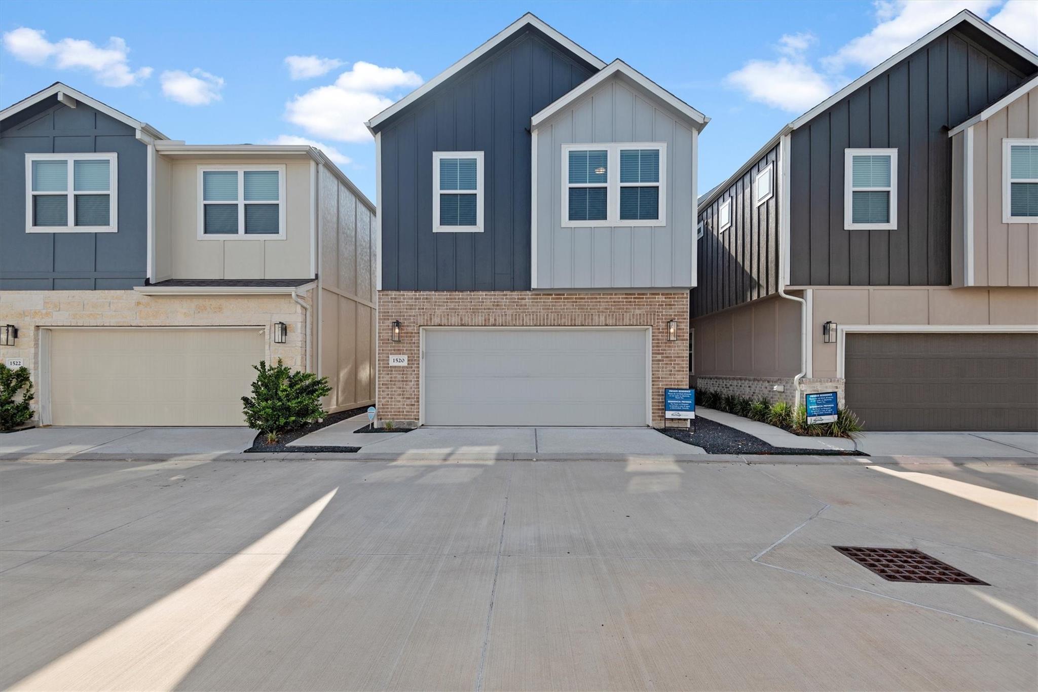 1520 Parkland Oak Drive