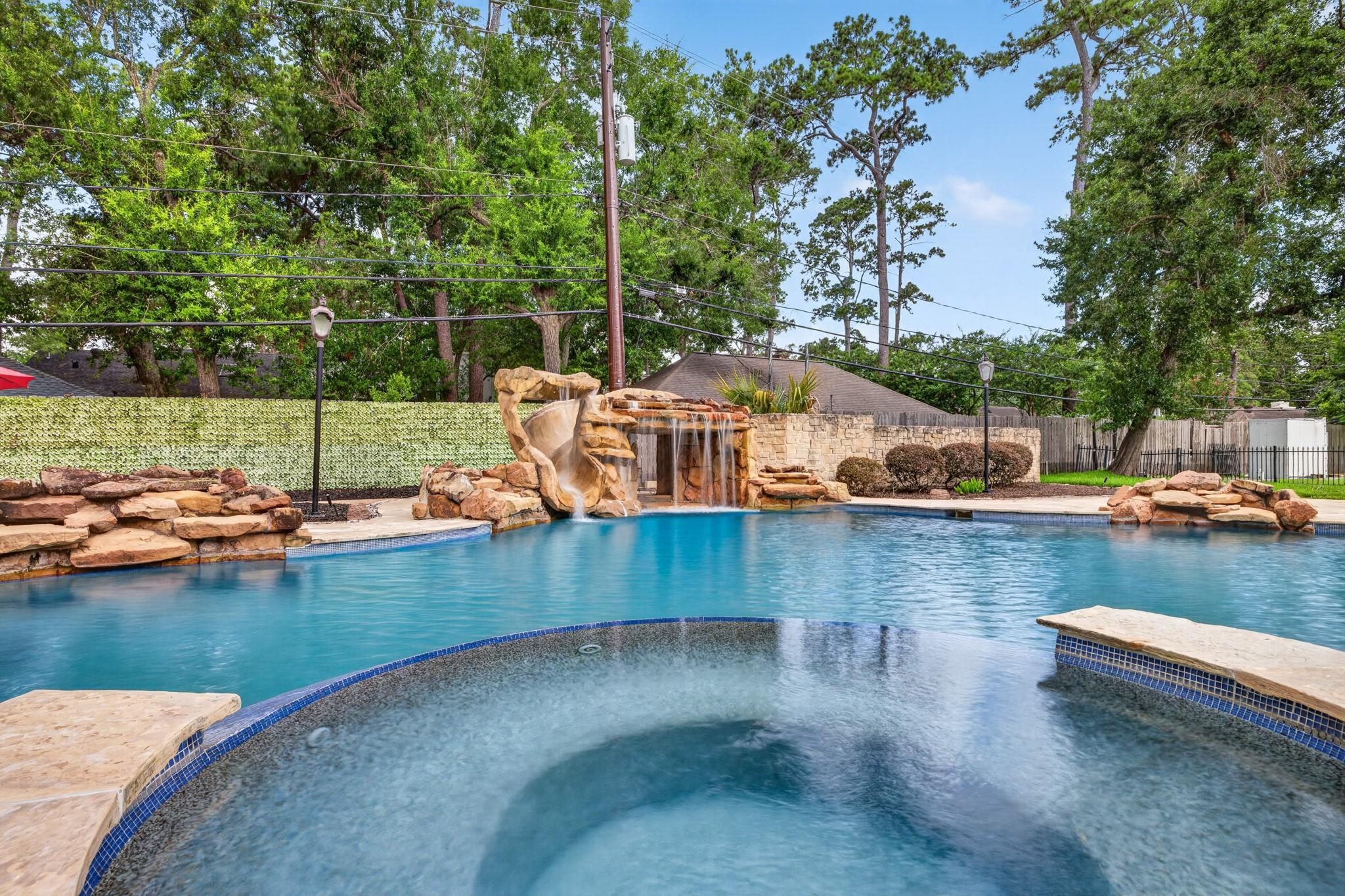 728 Crestbend Drive