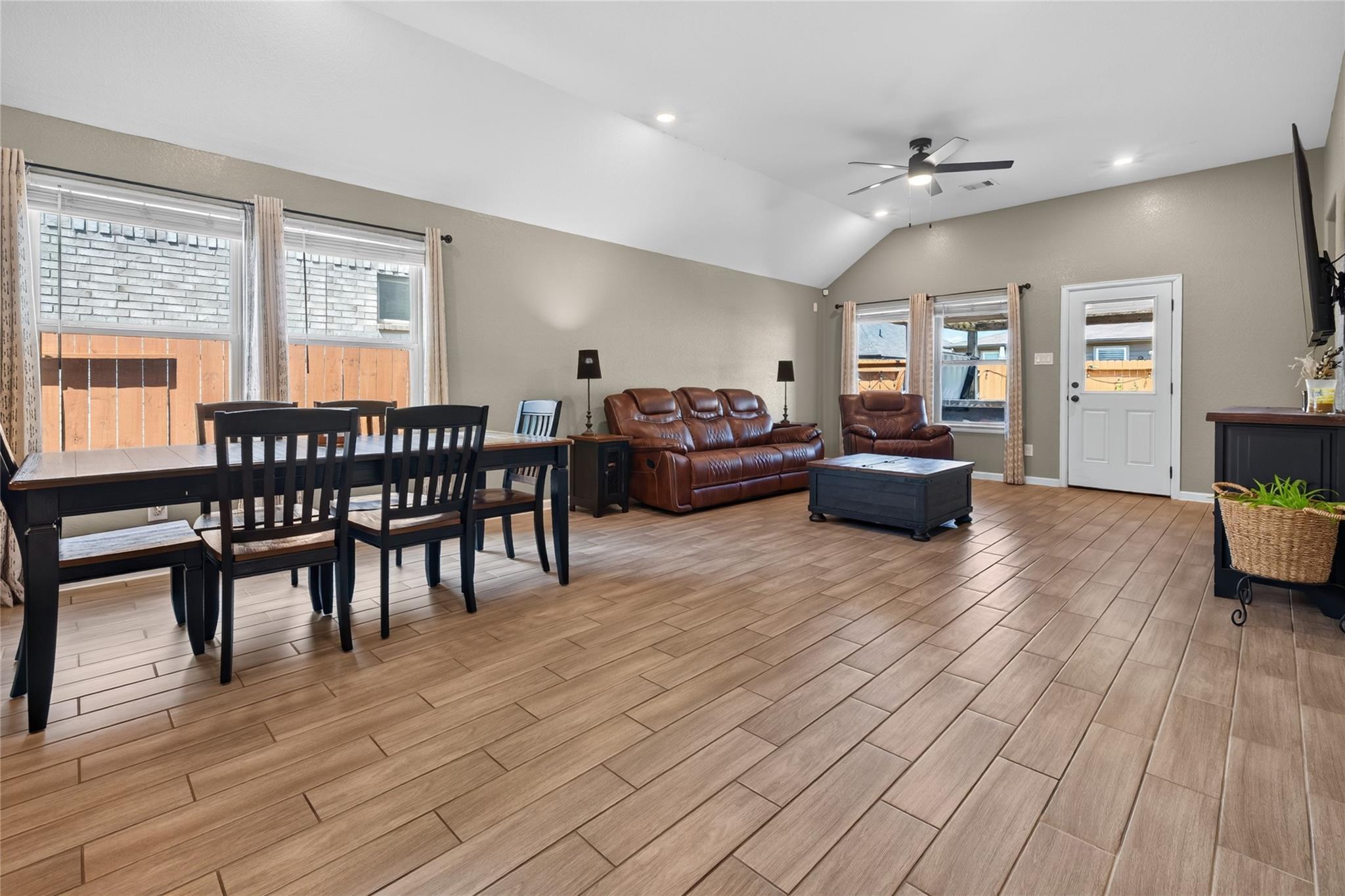 25526 Rancho Espirito Lane