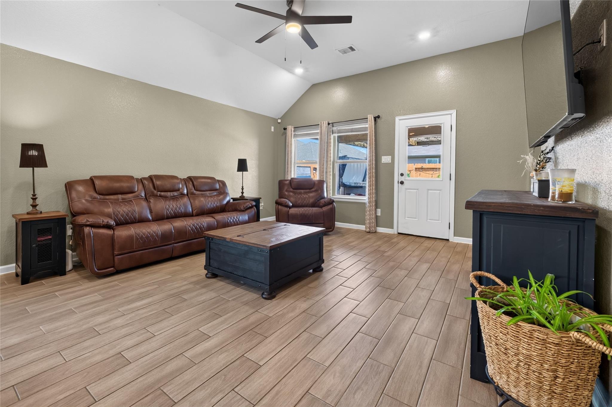 25526 Rancho Espirito Lane