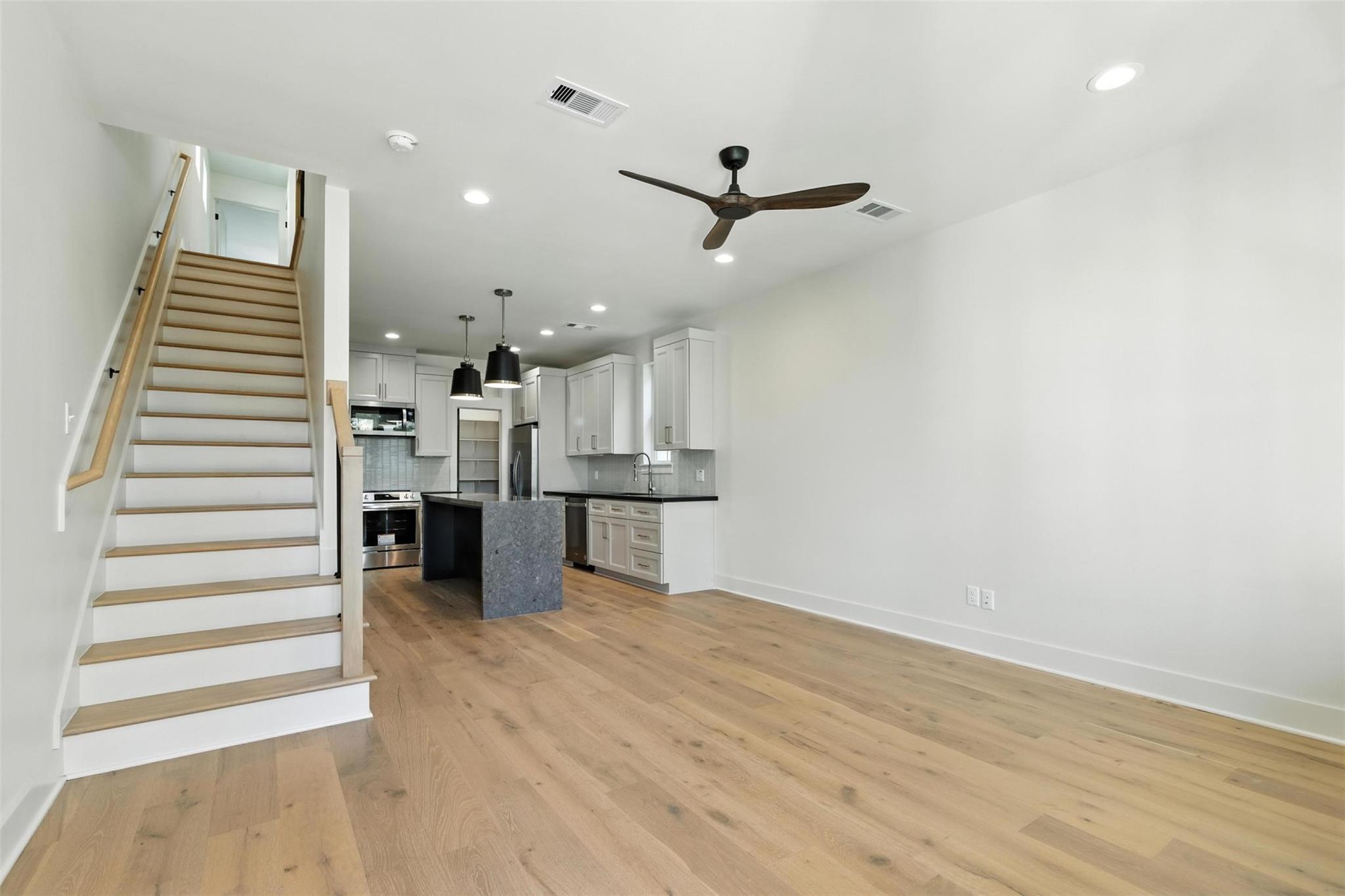 711 Ball Street