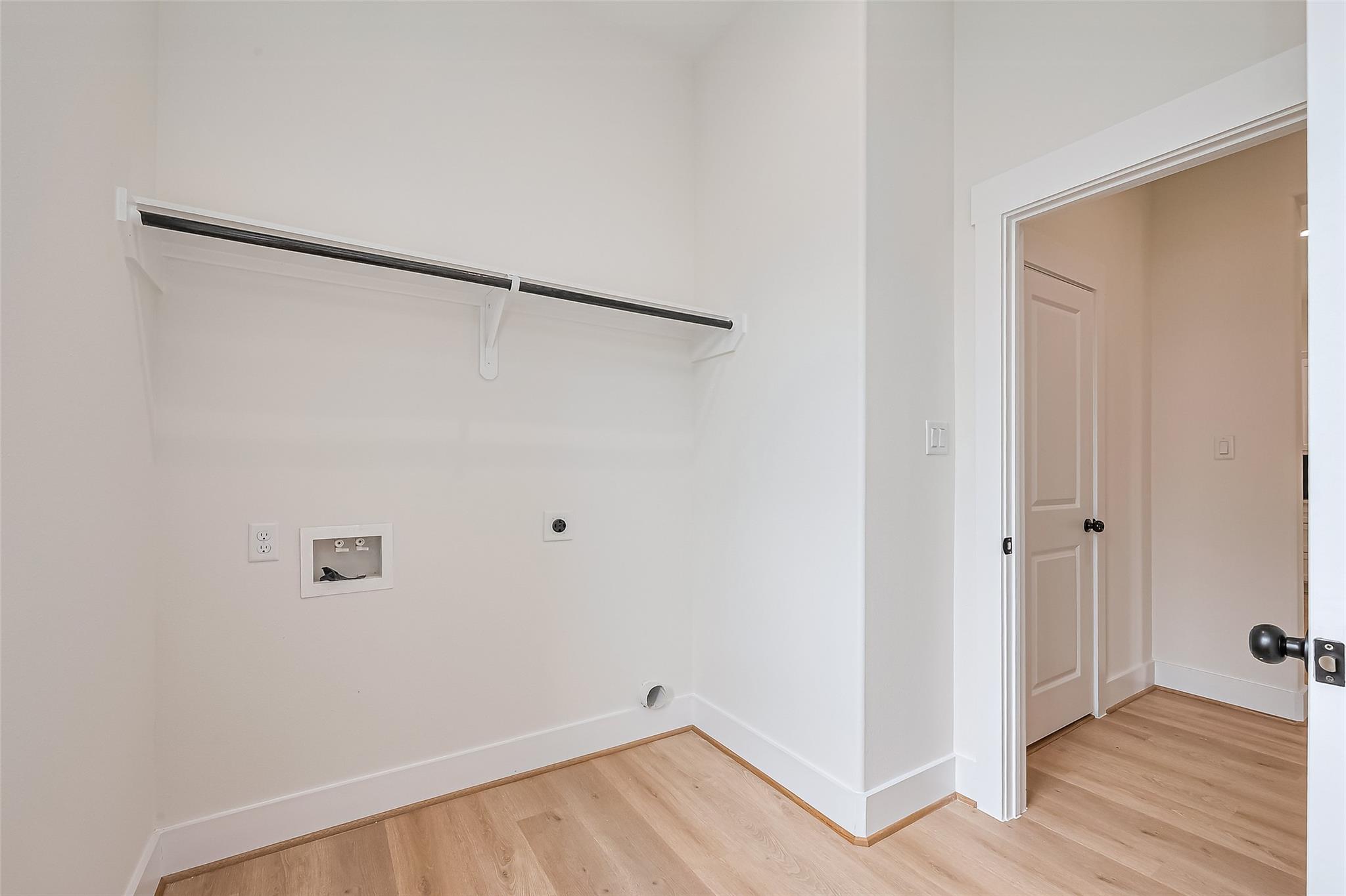 13991 Shoreline Drive, Willis