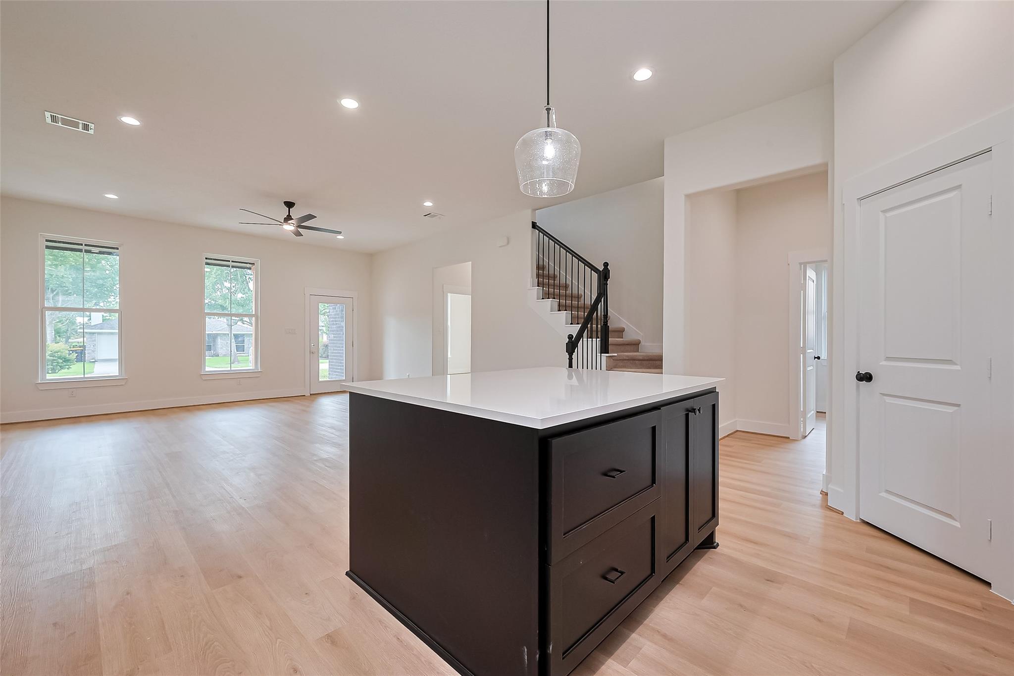 13991 Shoreline Drive, Willis