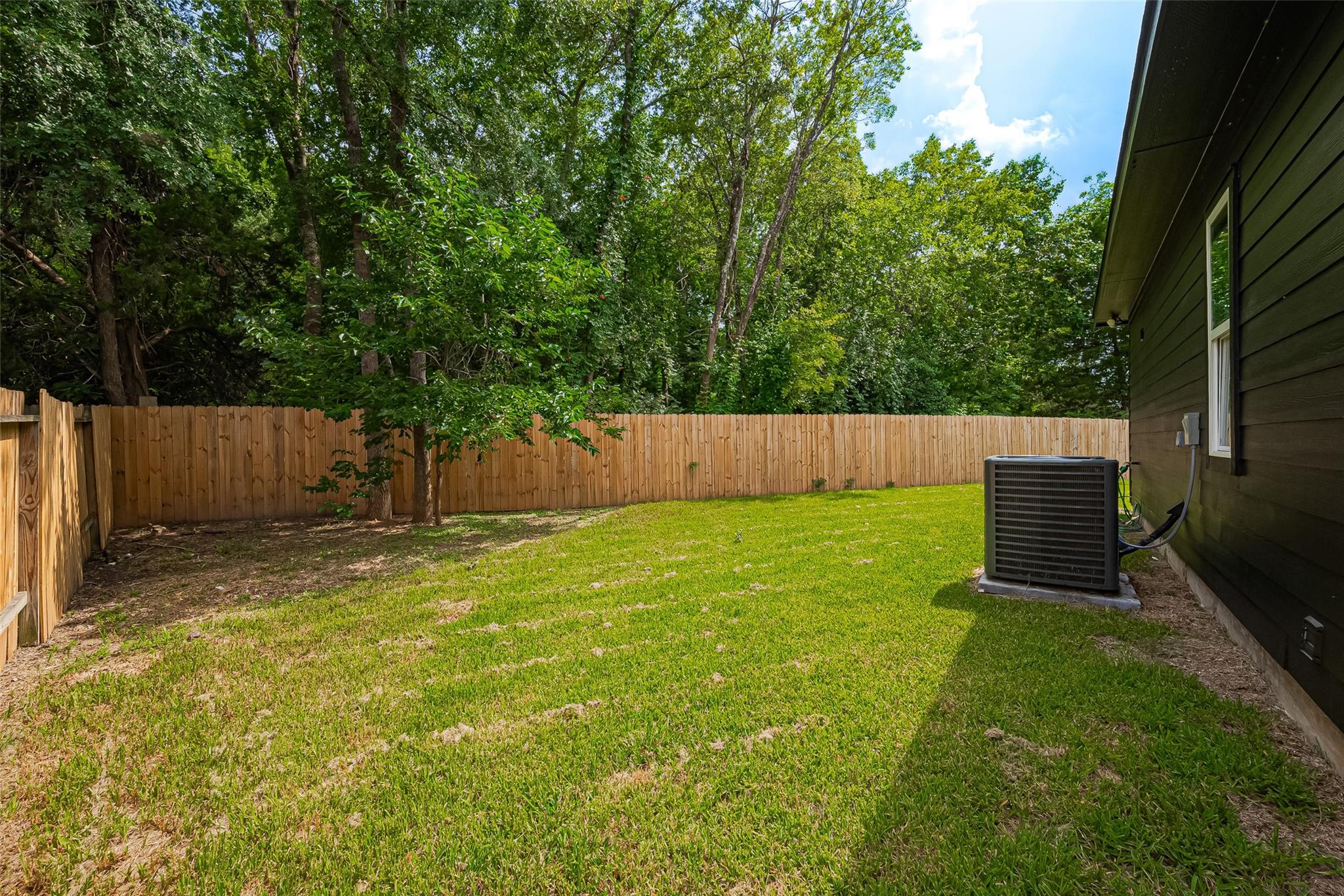 13991 Shoreline Drive, Willis