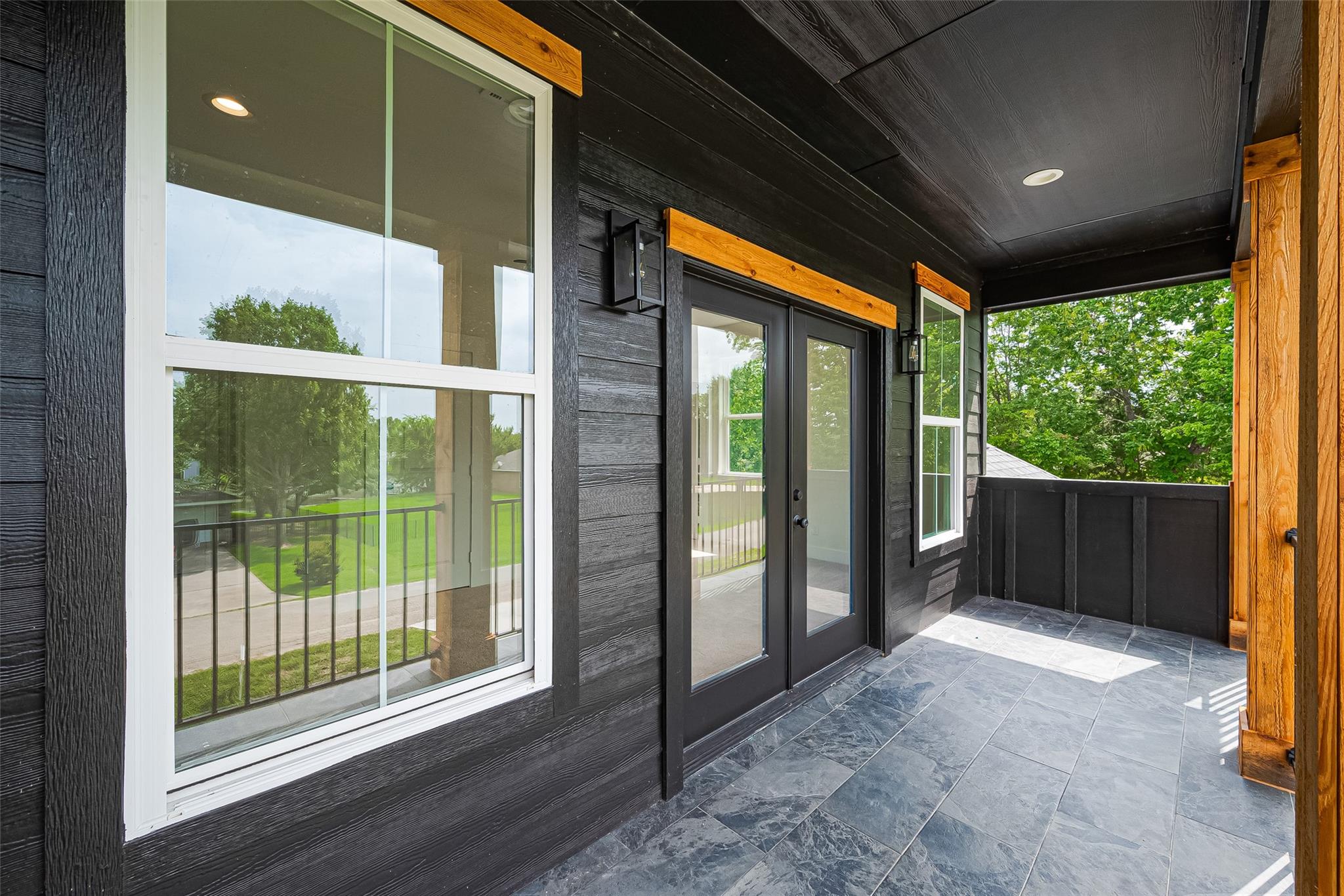 13991 Shoreline Drive, Willis