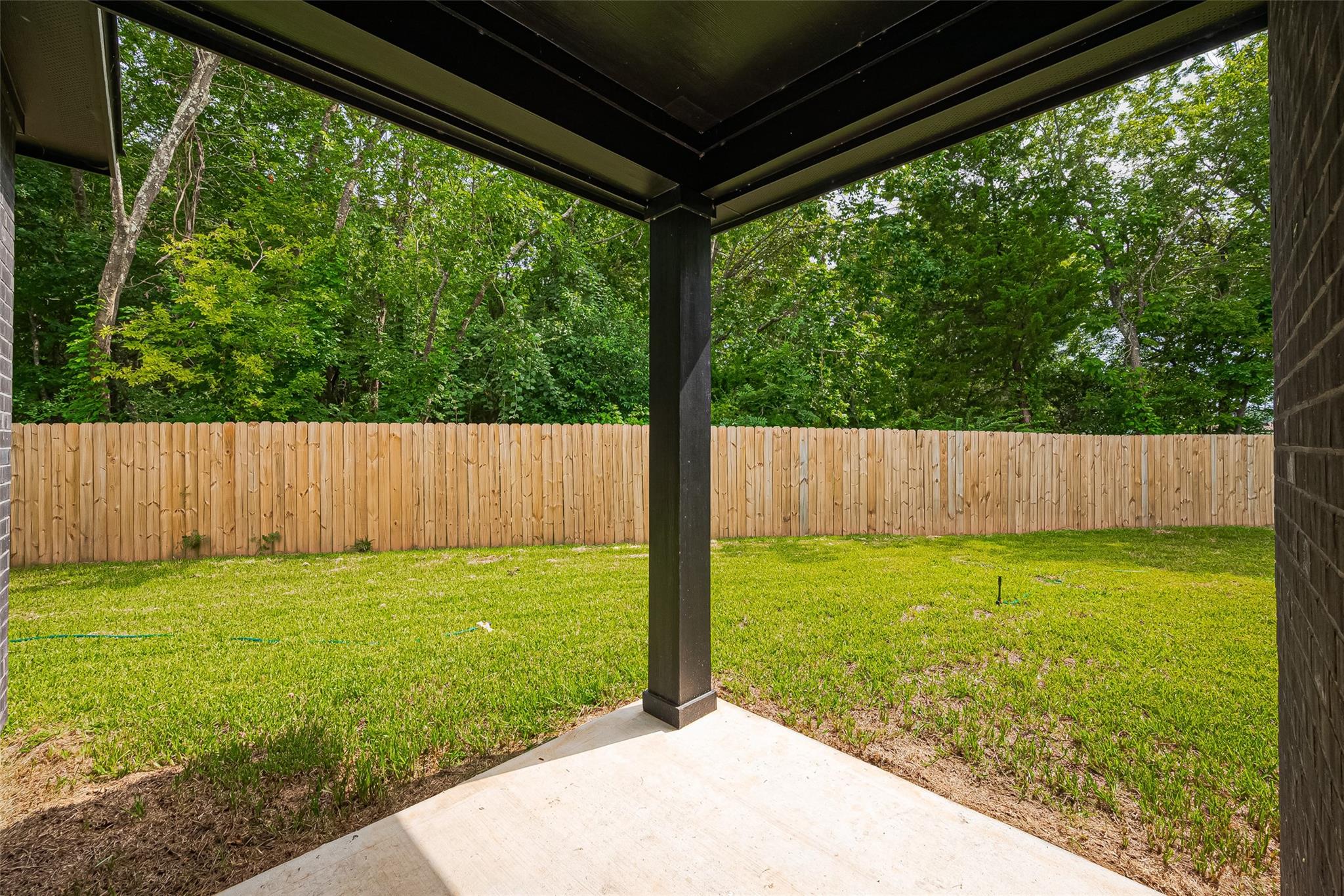 13991 Shoreline Drive, Willis