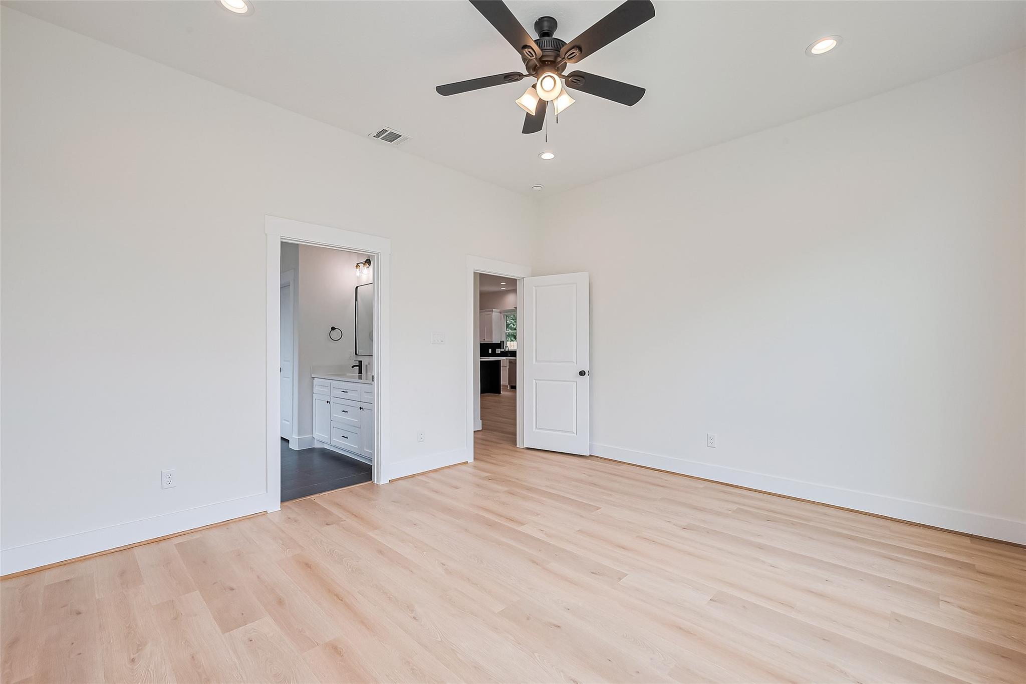 13991 Shoreline Drive, Willis