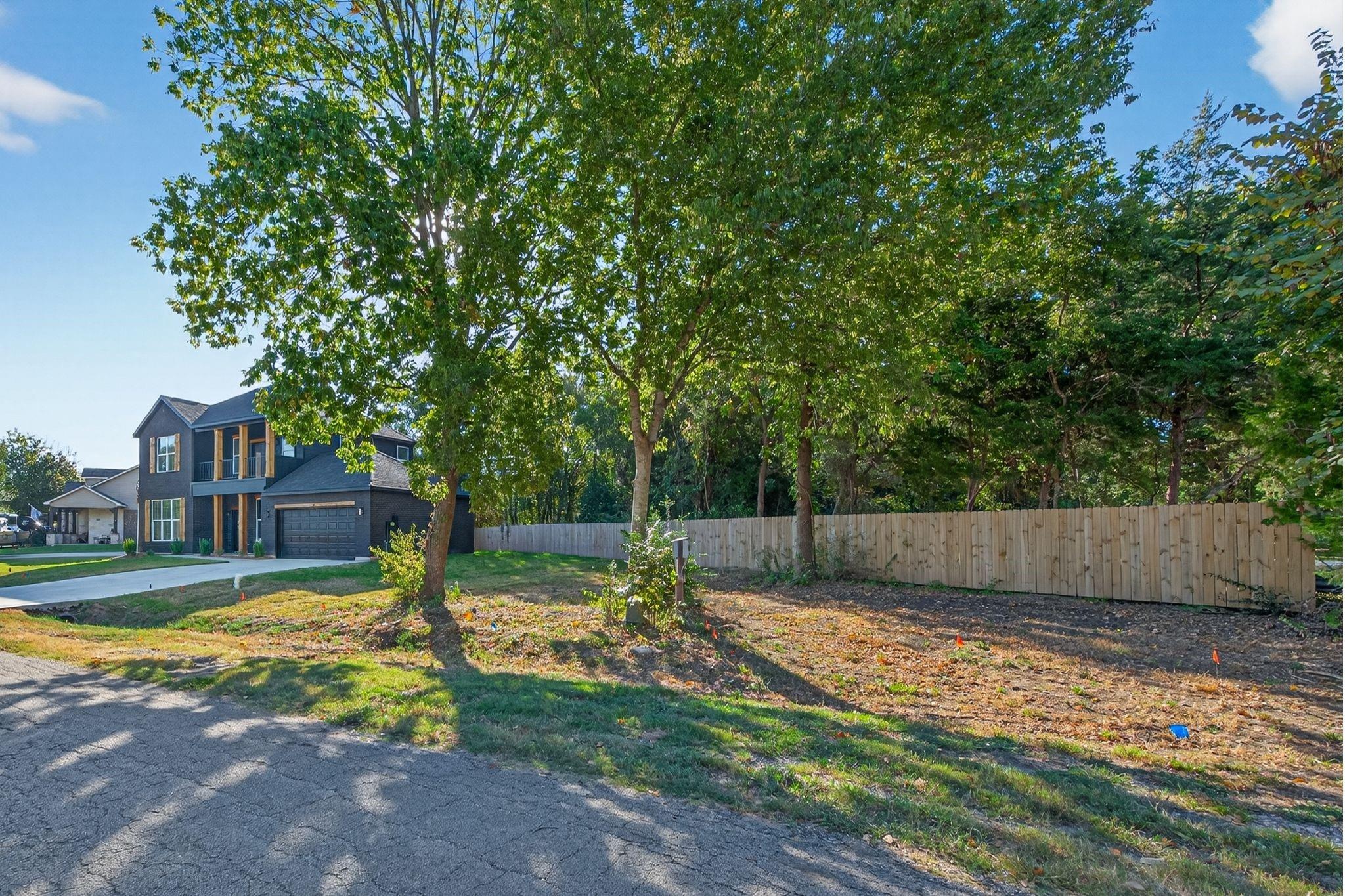 13991 Shoreline Drive, Willis