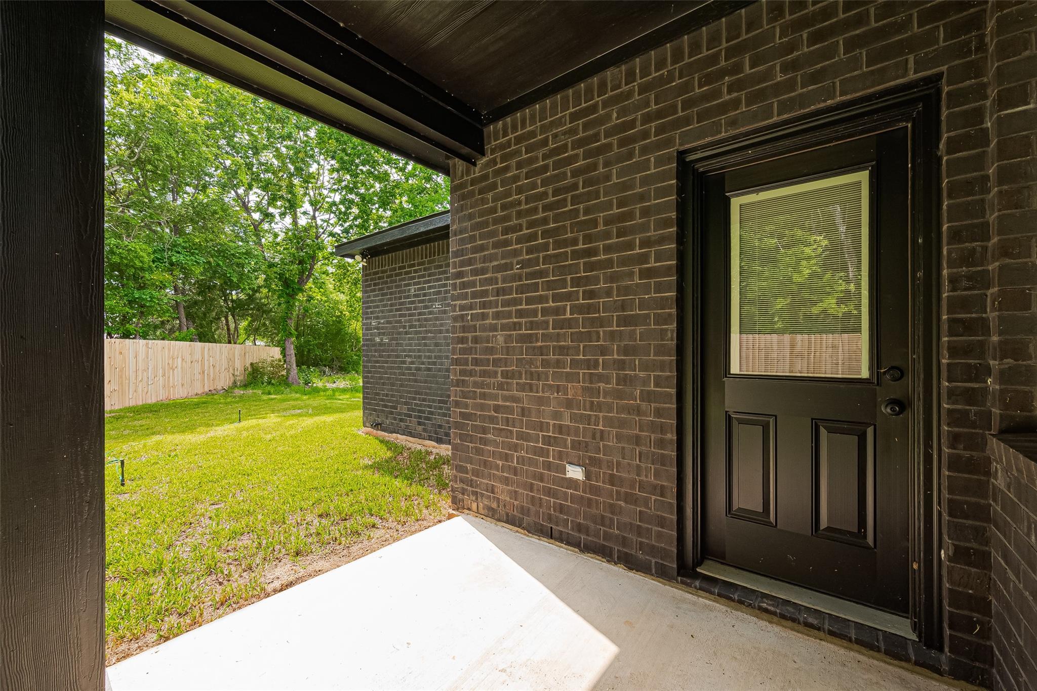 13991 Shoreline Drive, Willis