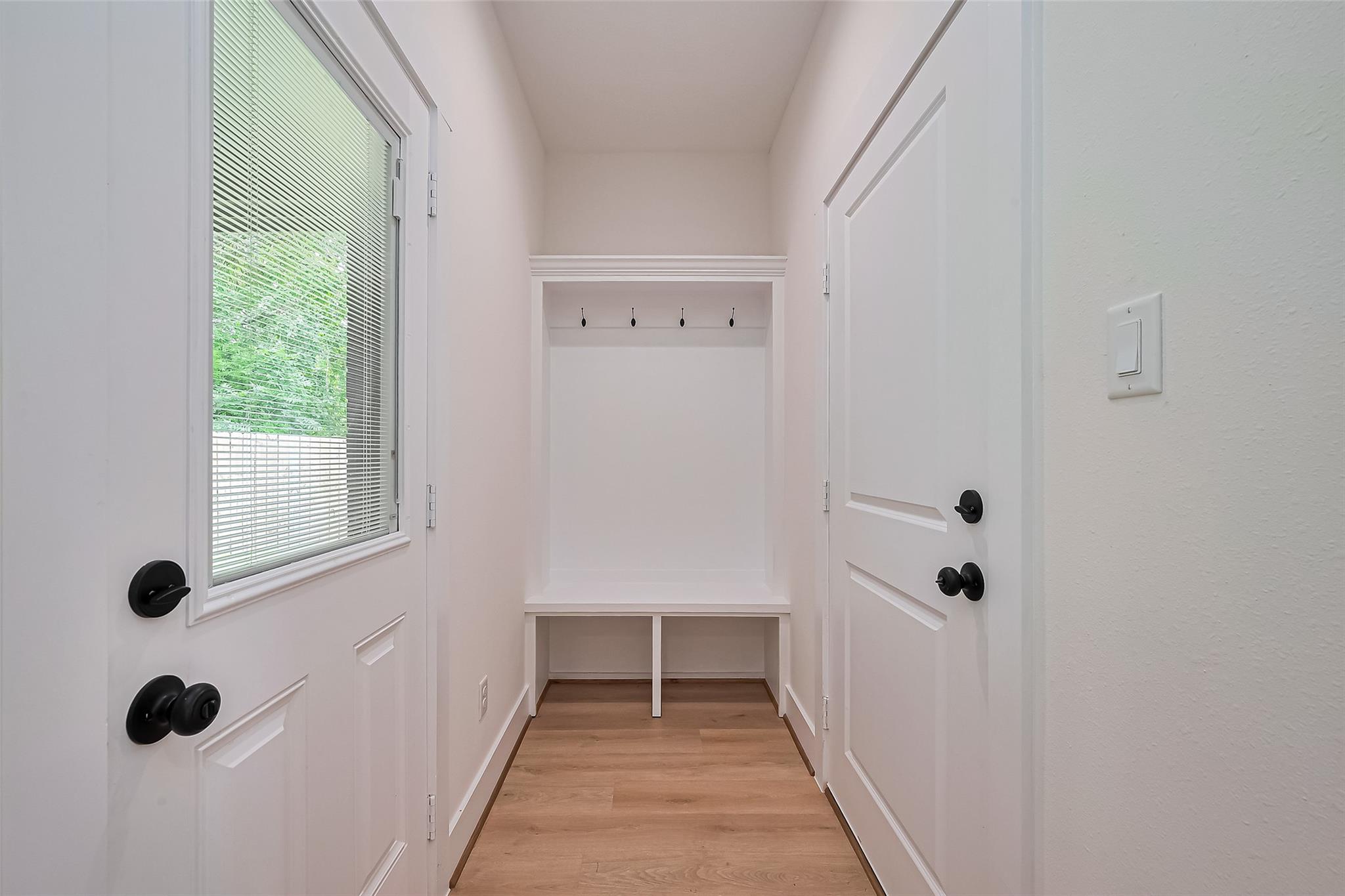 13991 Shoreline Drive, Willis