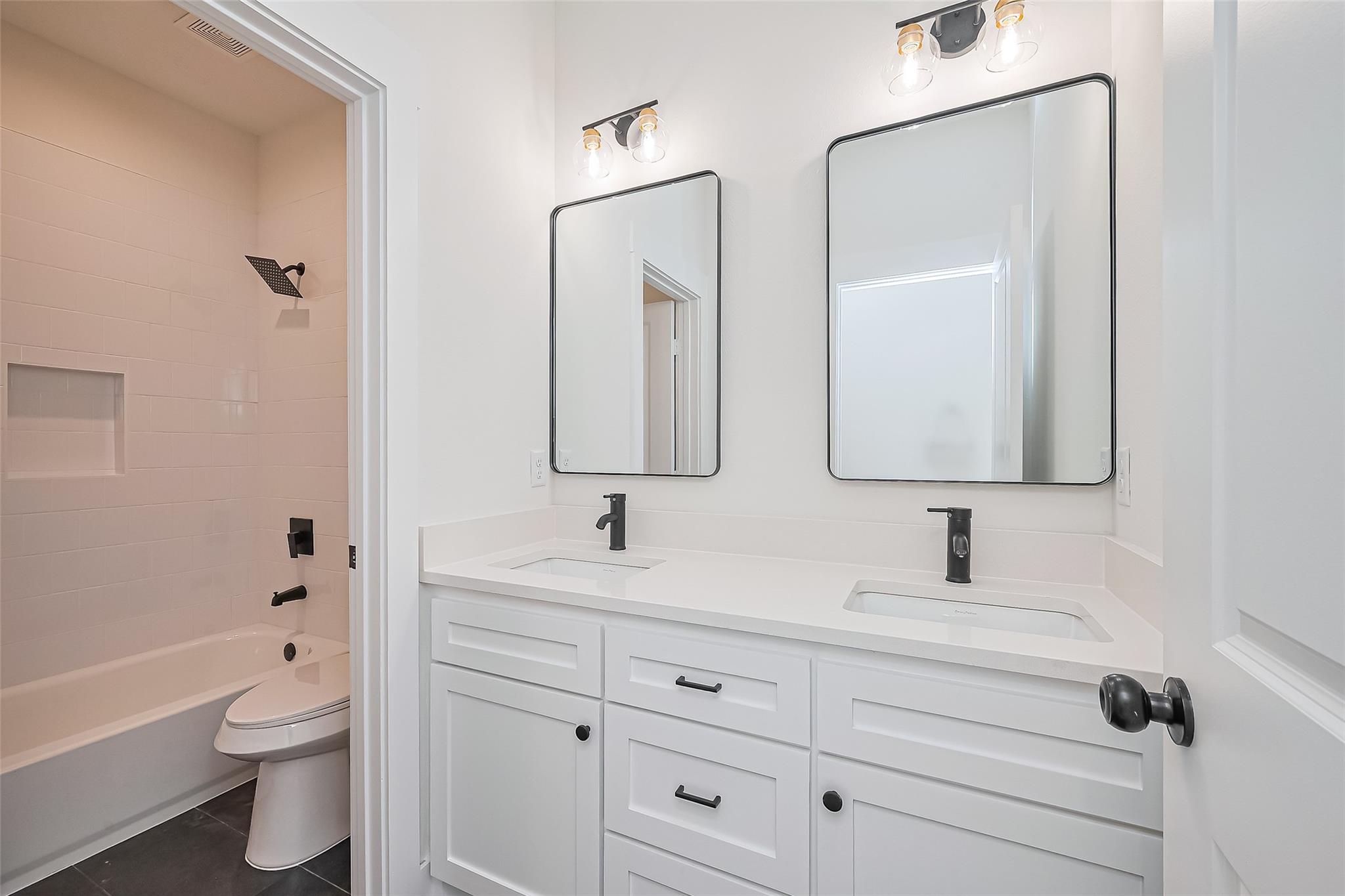 13991 Shoreline Drive, Willis