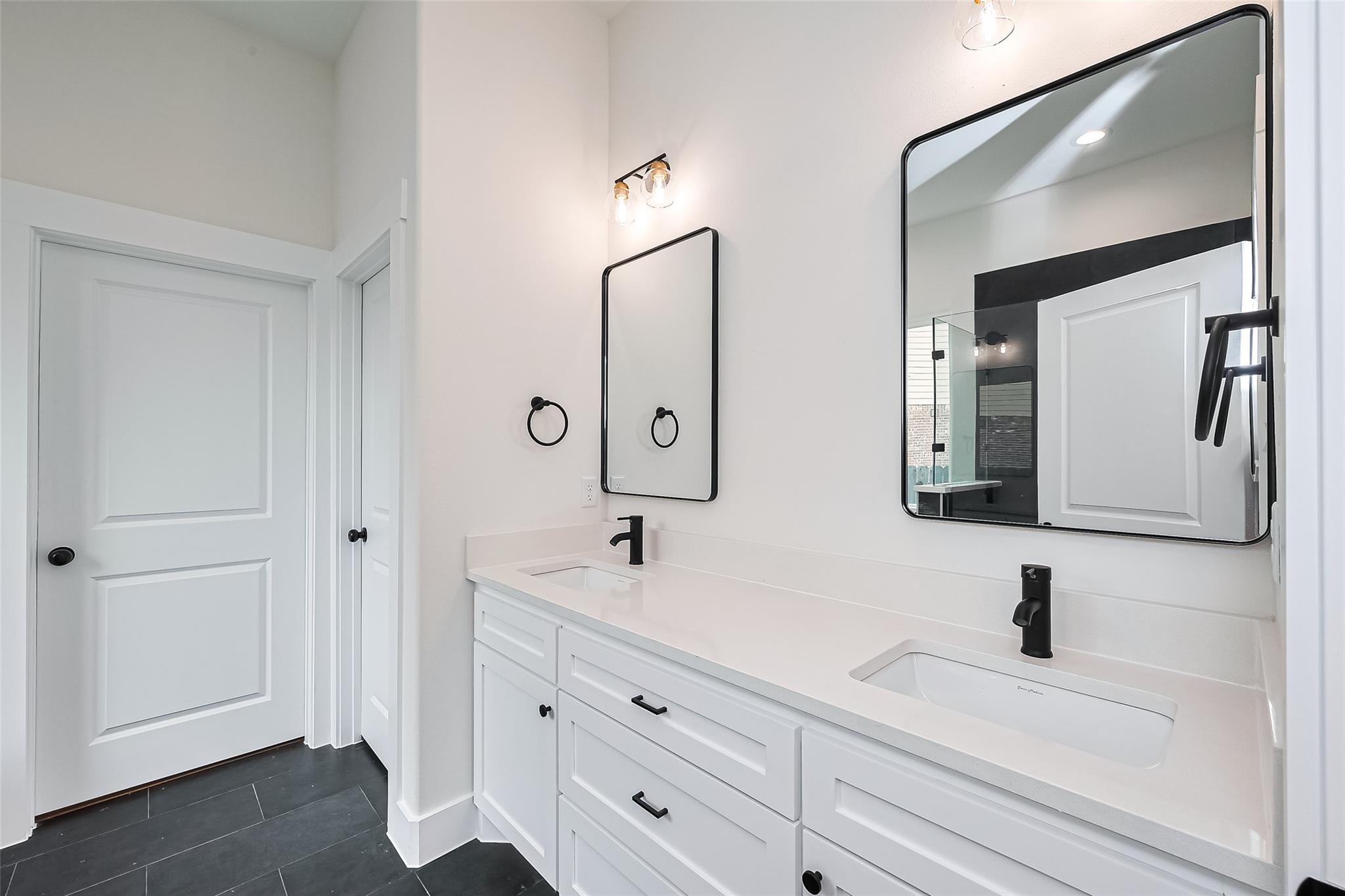 13991 Shoreline Drive, Willis