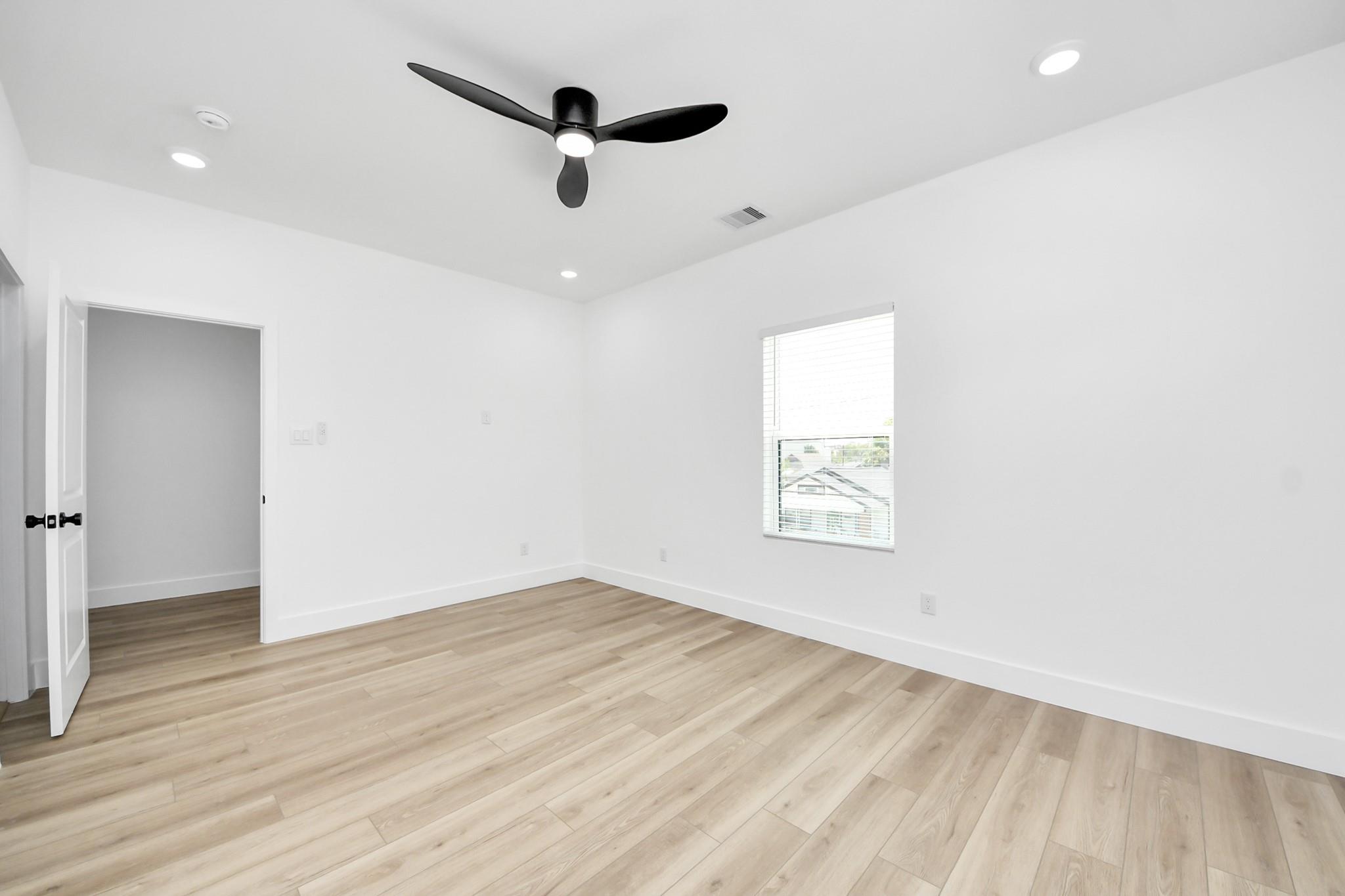 801 E 32nd 1/2 Street