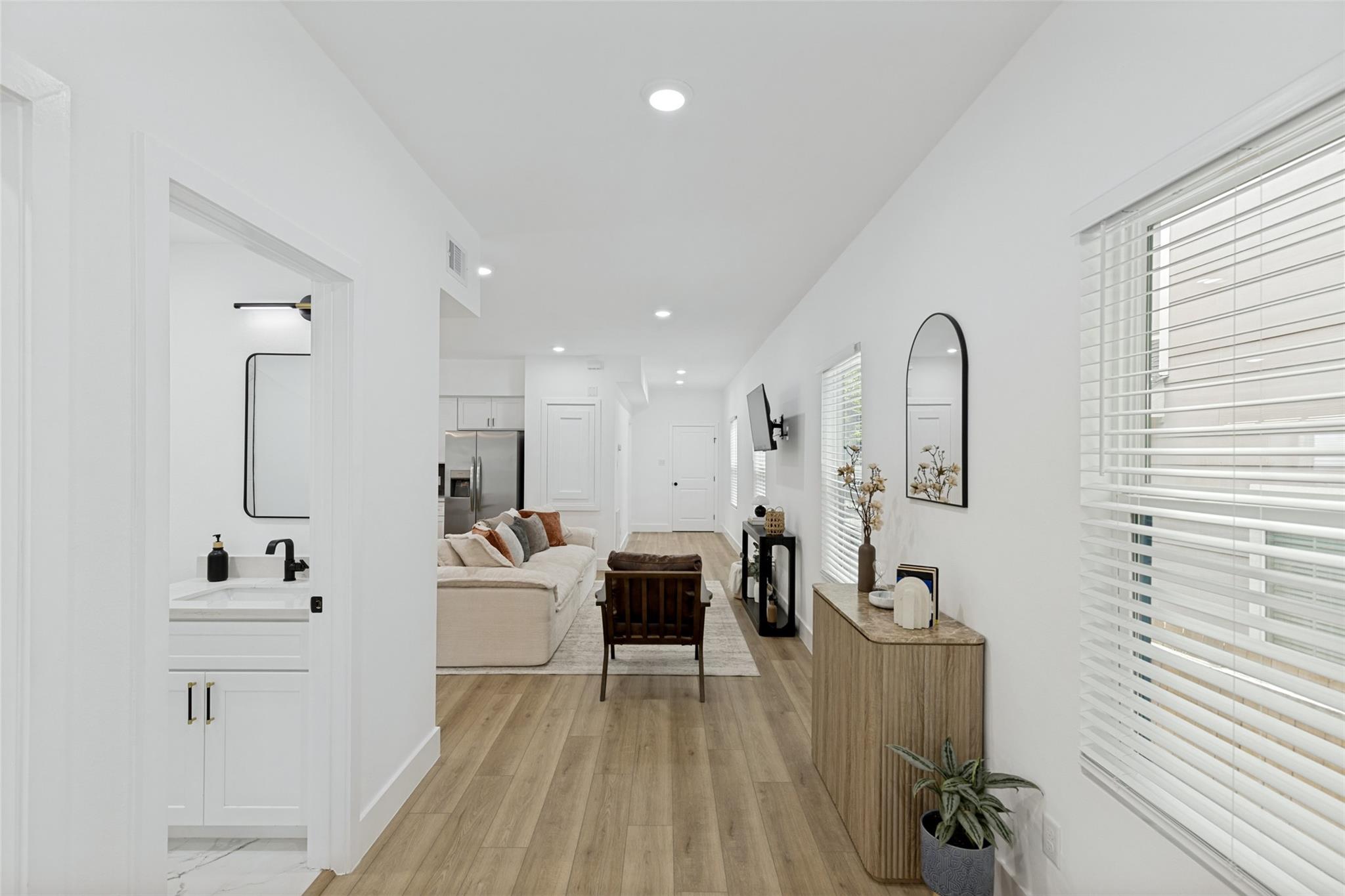 801 E 32nd 1/2 Street