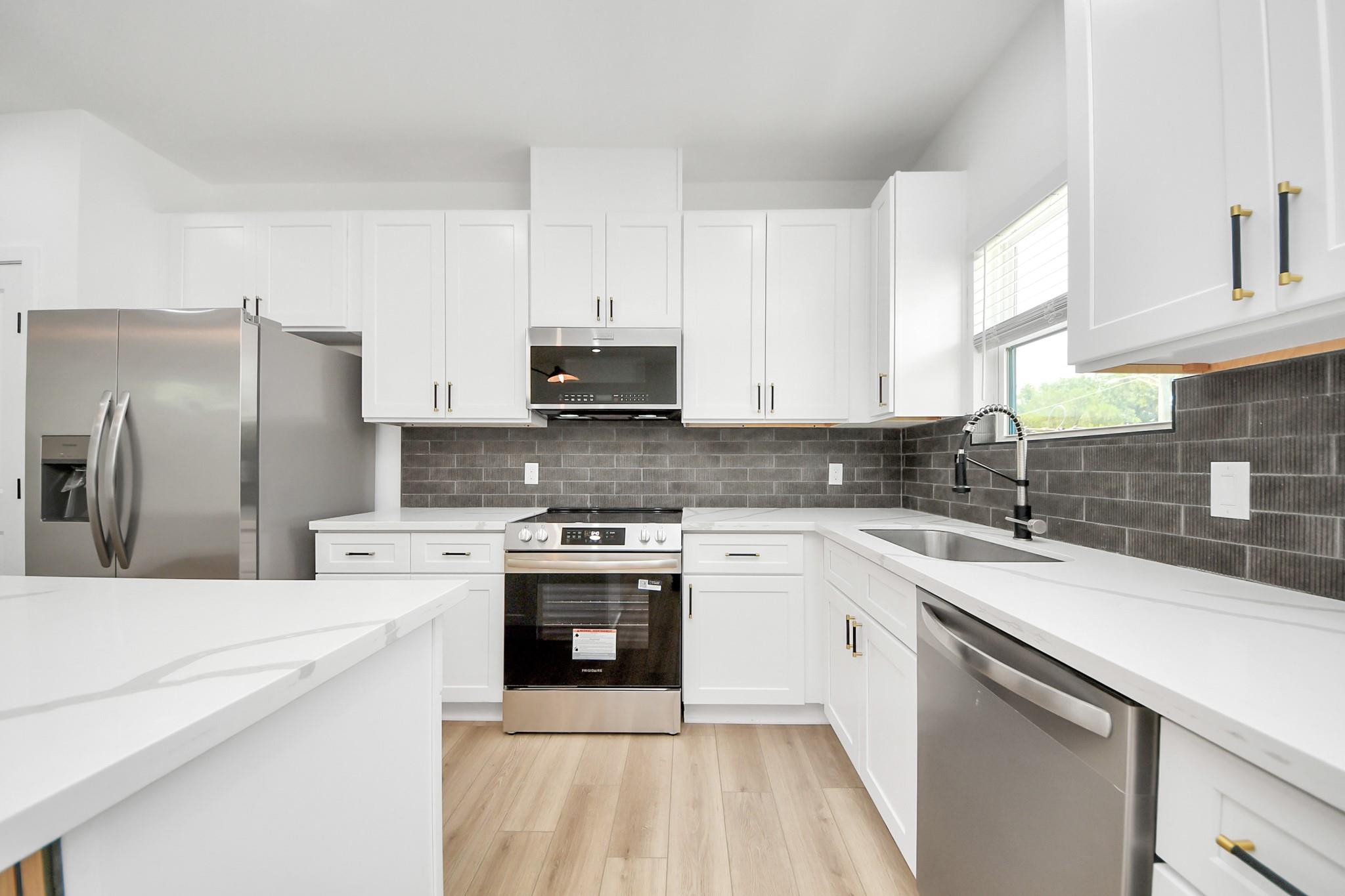 801 E 32nd 1/2 Street