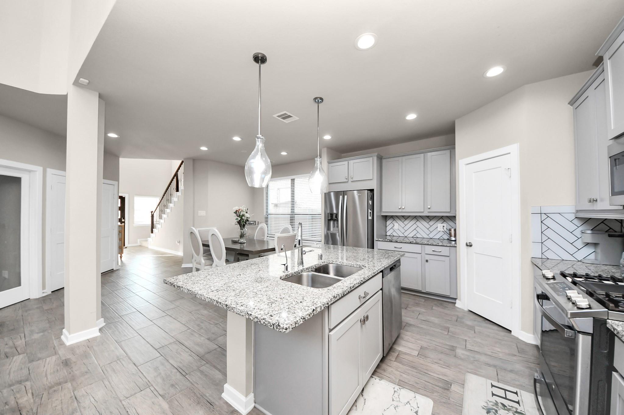 7027 Winterberry Glen Lane