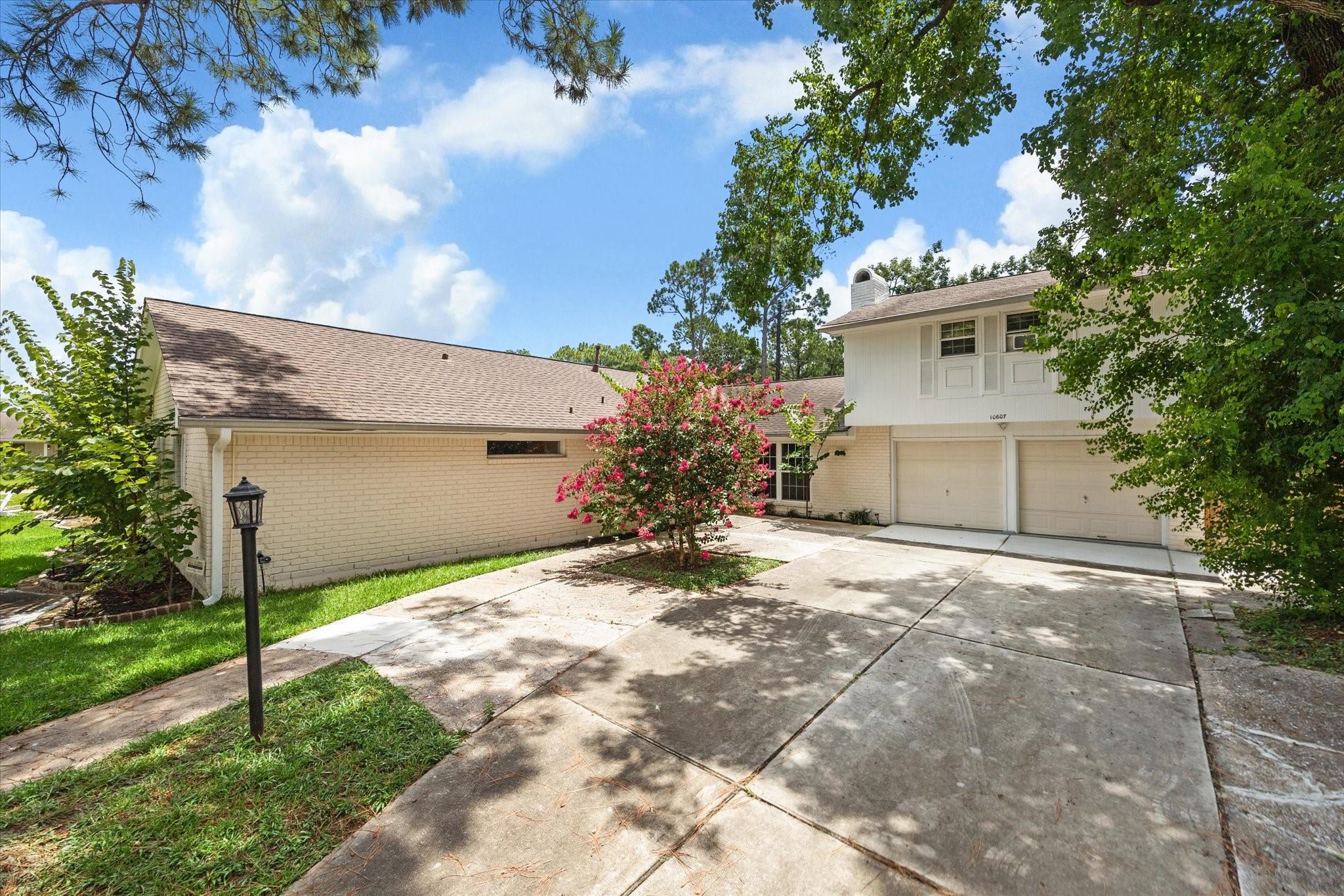 10607 Longmont Drive, Houston