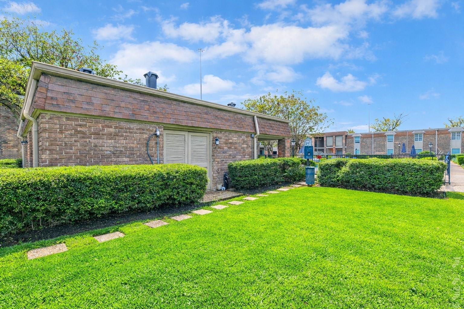 7575 Katy Freeway # 101