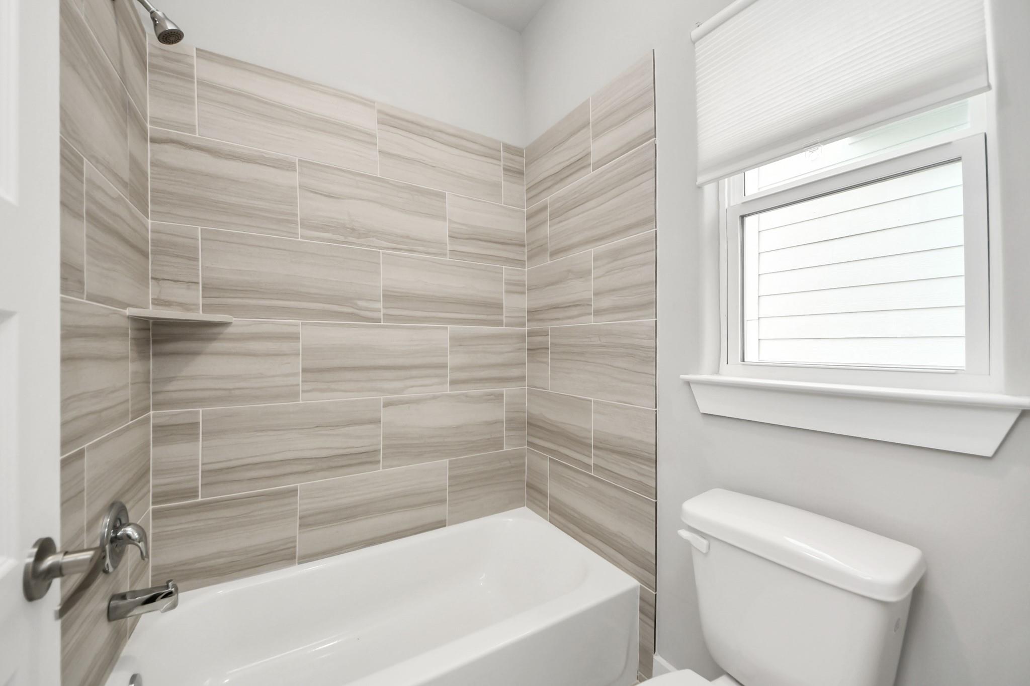 2507 Des Chaumes Street