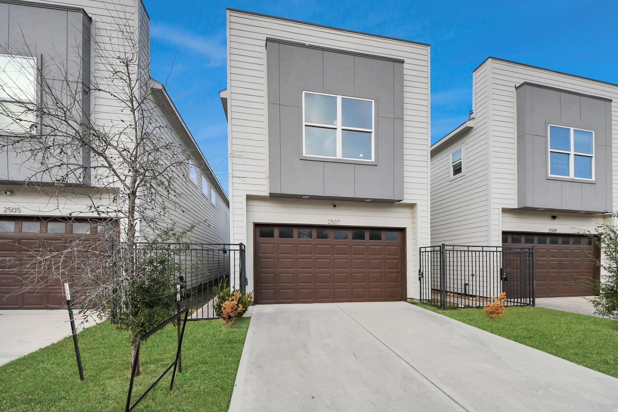 2507 Des Chaumes Street