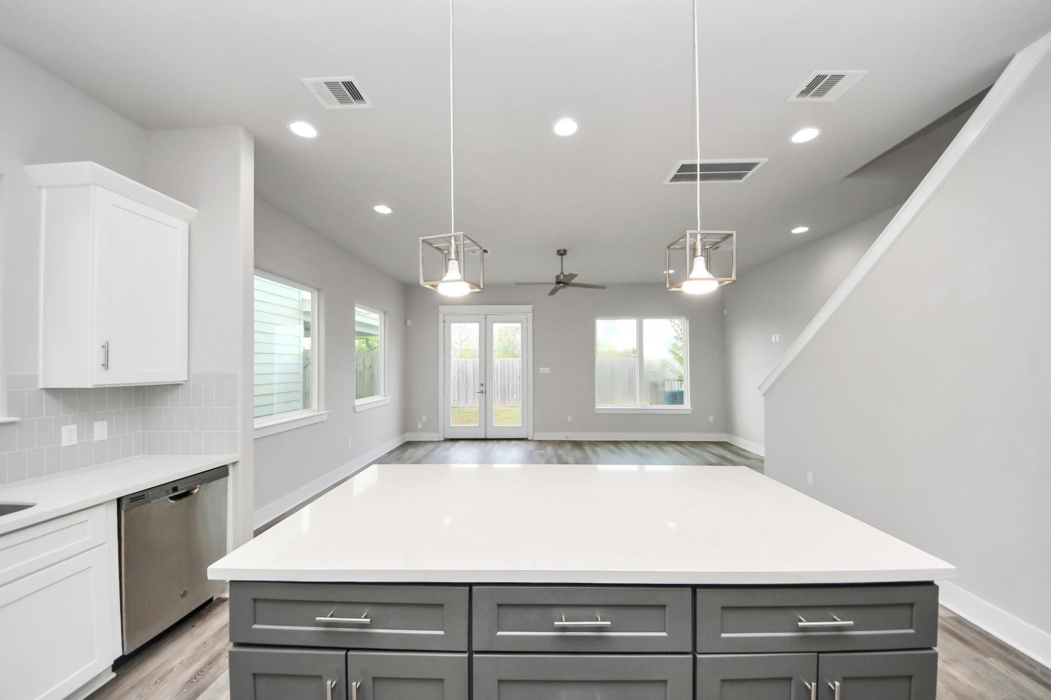 2507 Des Chaumes Street