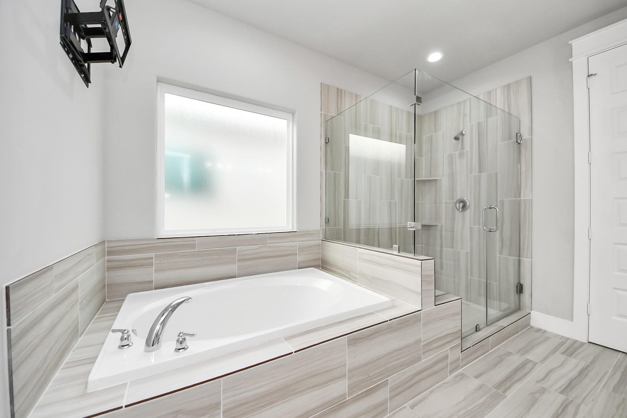 2507 Des Chaumes Street