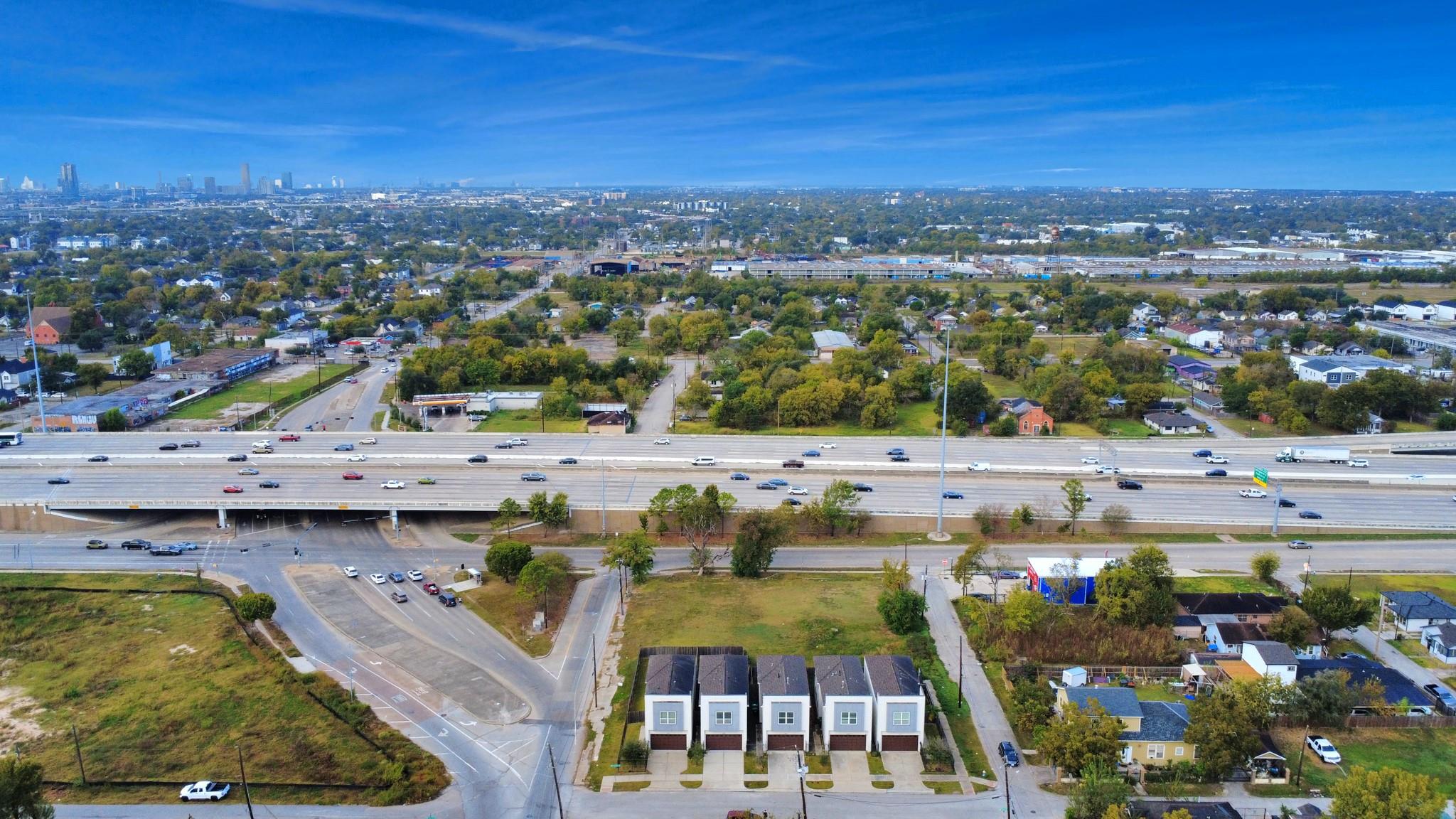 2507 Des Chaumes Street